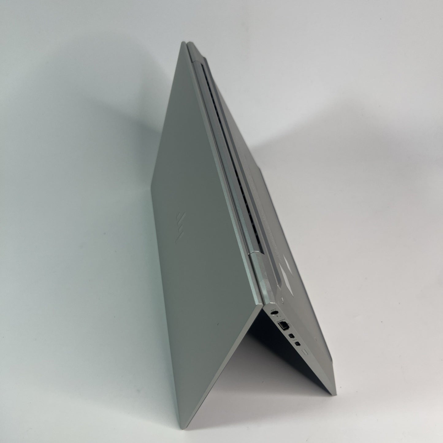 HP EliteBook 840 G7 Core i7-10610U 32GB RAM 512GB NVMe SSD Windows 11 – Grade B