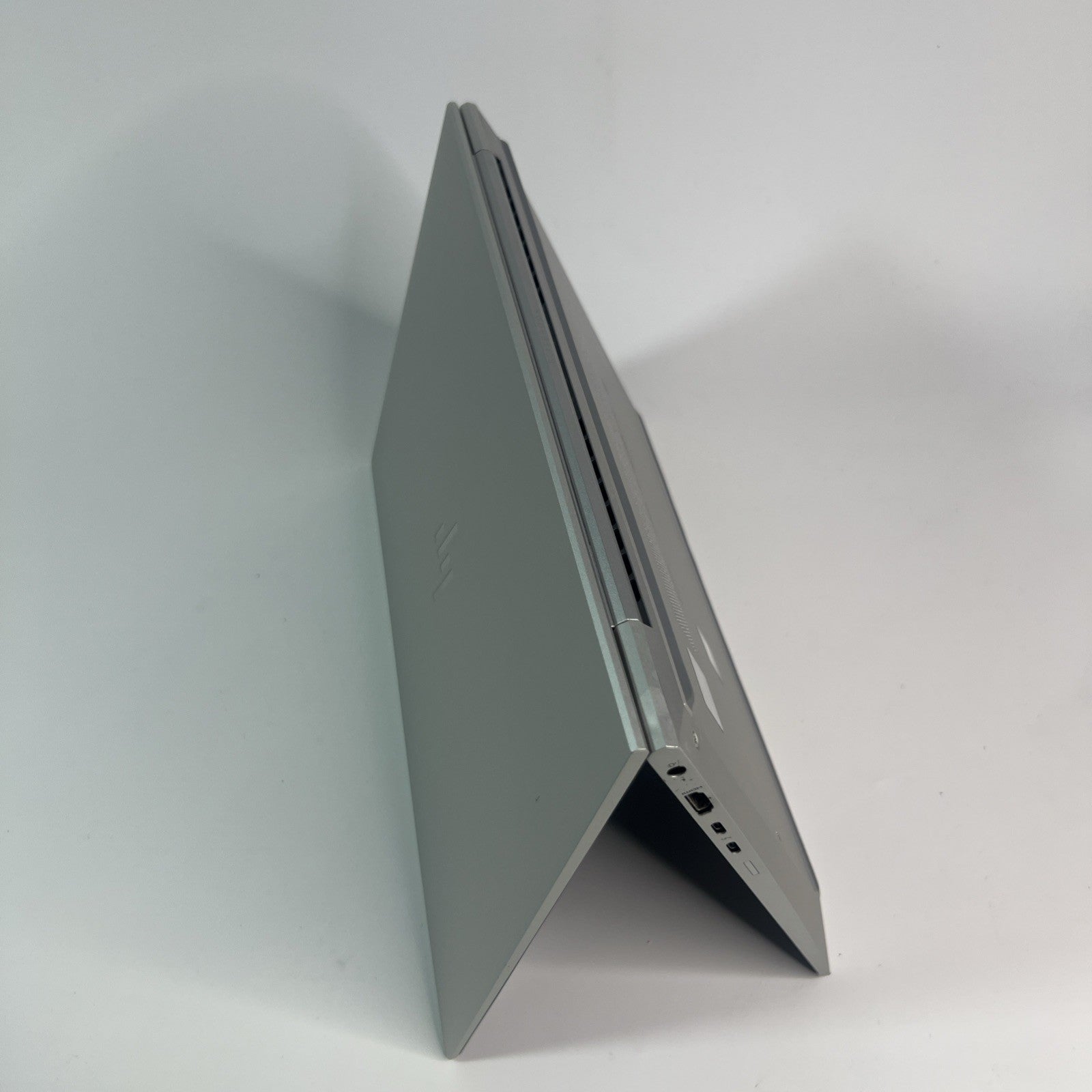 HP EliteBook 840 G7 Core i7-10610U 32GB RAM 512GB NVMe SSD Windows 11 – Grade B