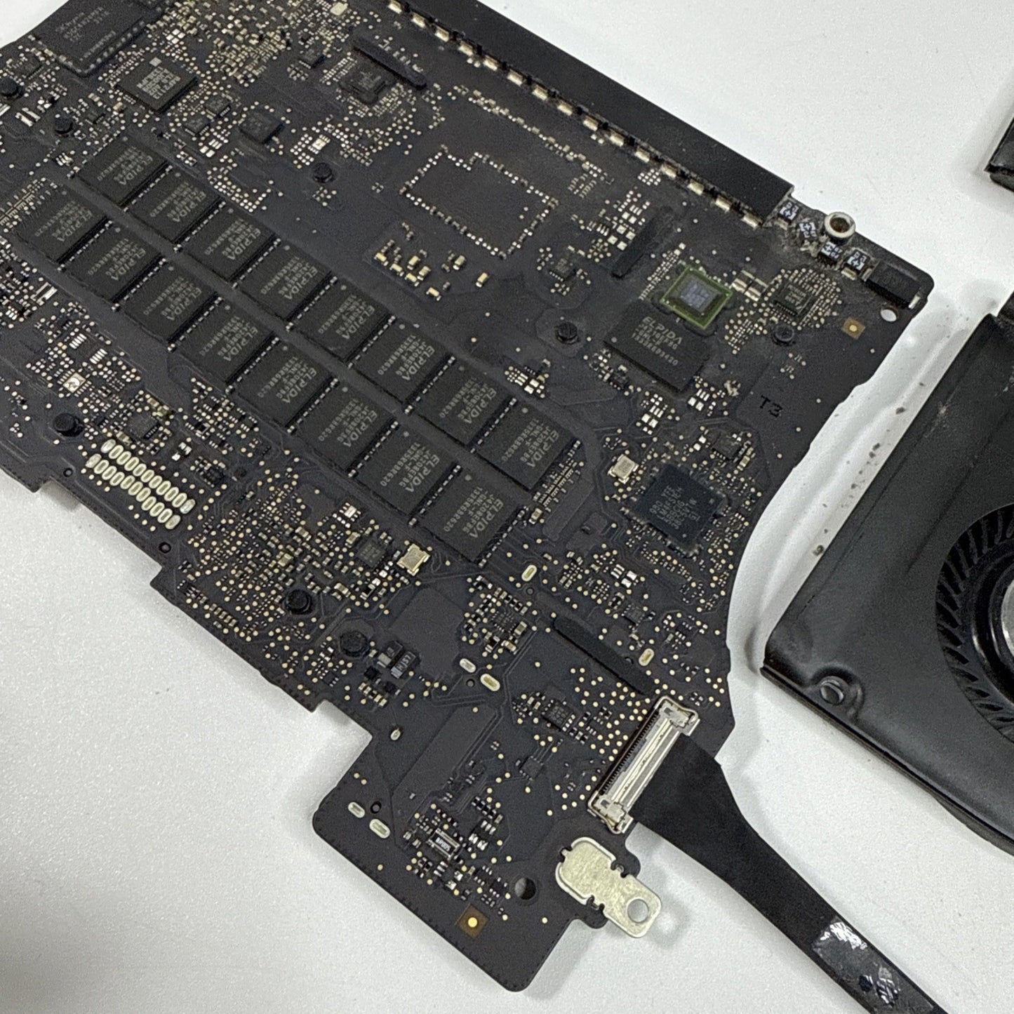 MacBook Pro 15" A1398 Late 2013 Logic Board i7-4960HQ (FOR PARTS)