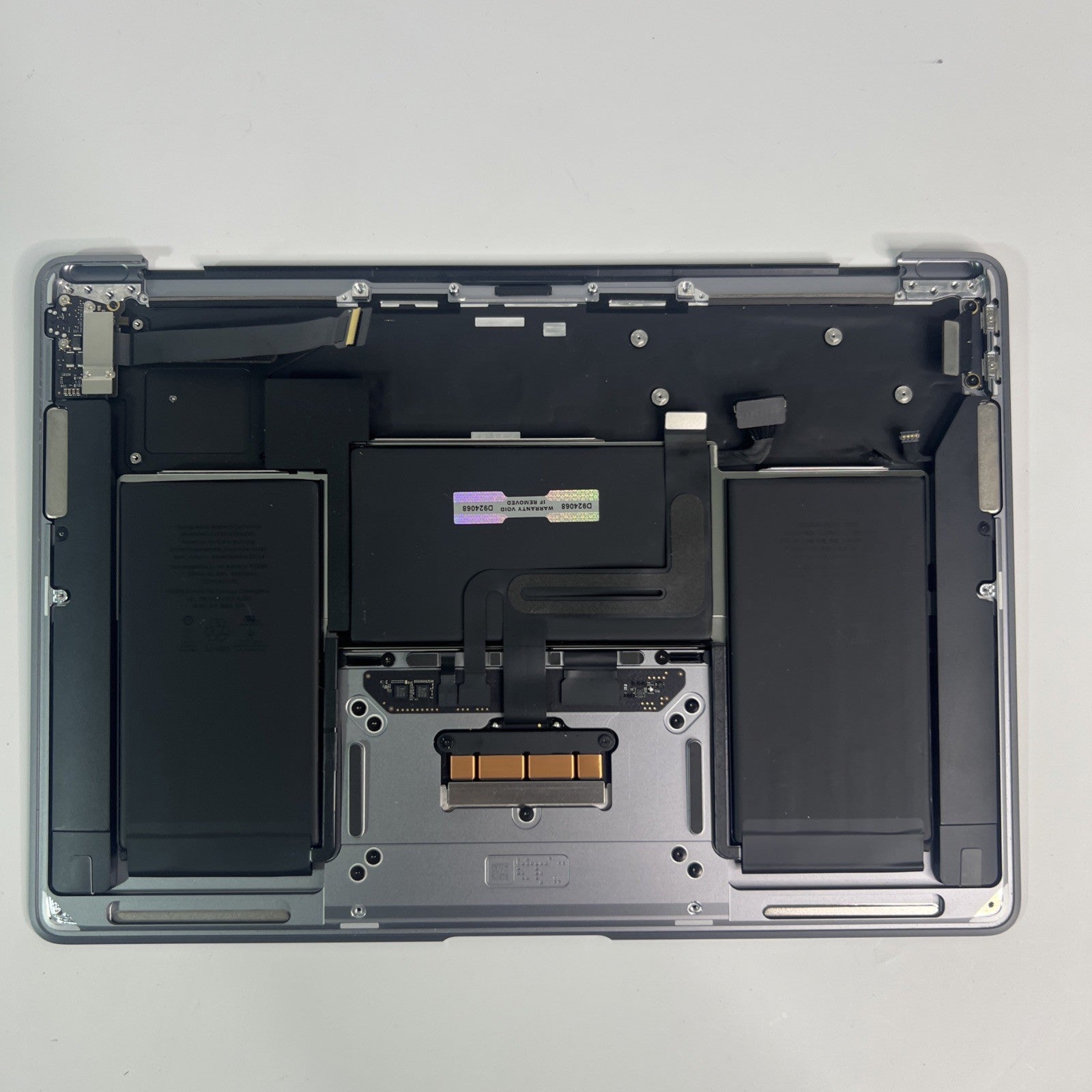 Apple MacBook Air A2337 Palmrest / Top Case – Space Grey – EMC 3598 – Grade B