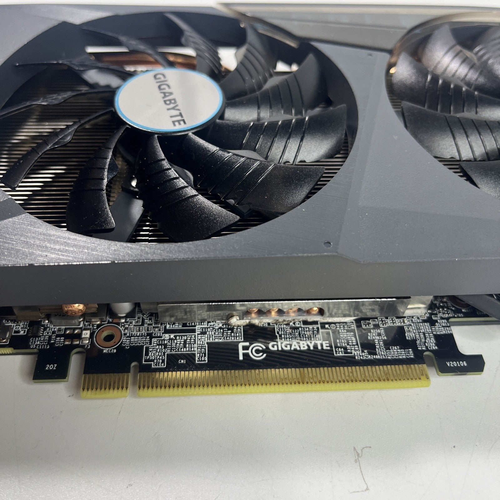 GIGABYTE GeForce RTX 3060  Ti Eagle OC 8GB GDDR6X . Dead