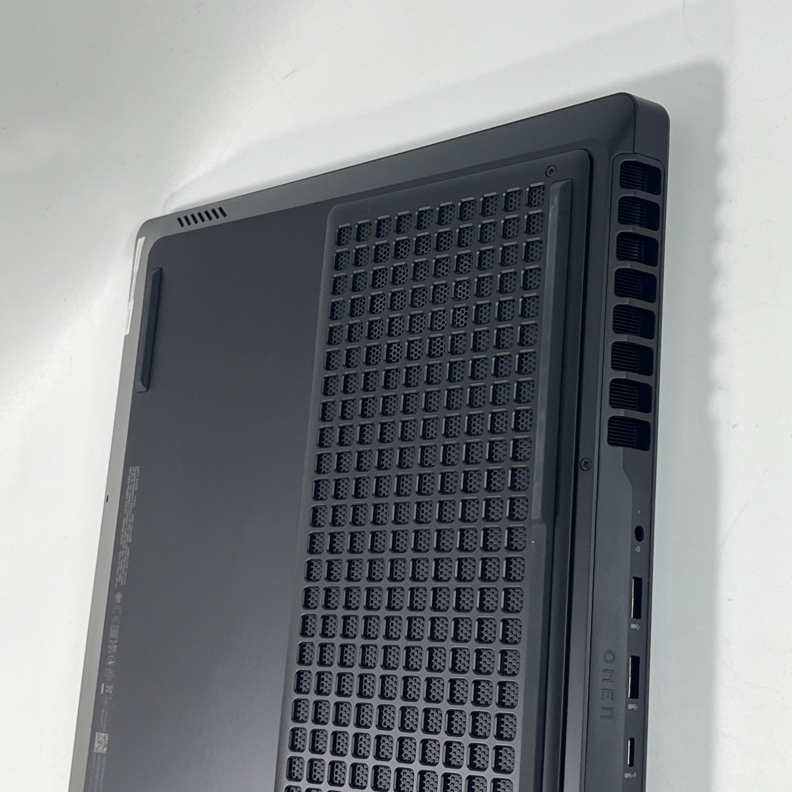 HP Omen 17-db0016sa Gaming Laptop AMD Ryzen 7-8845HS 16 GB RAM 1TB SSD RTX 4050