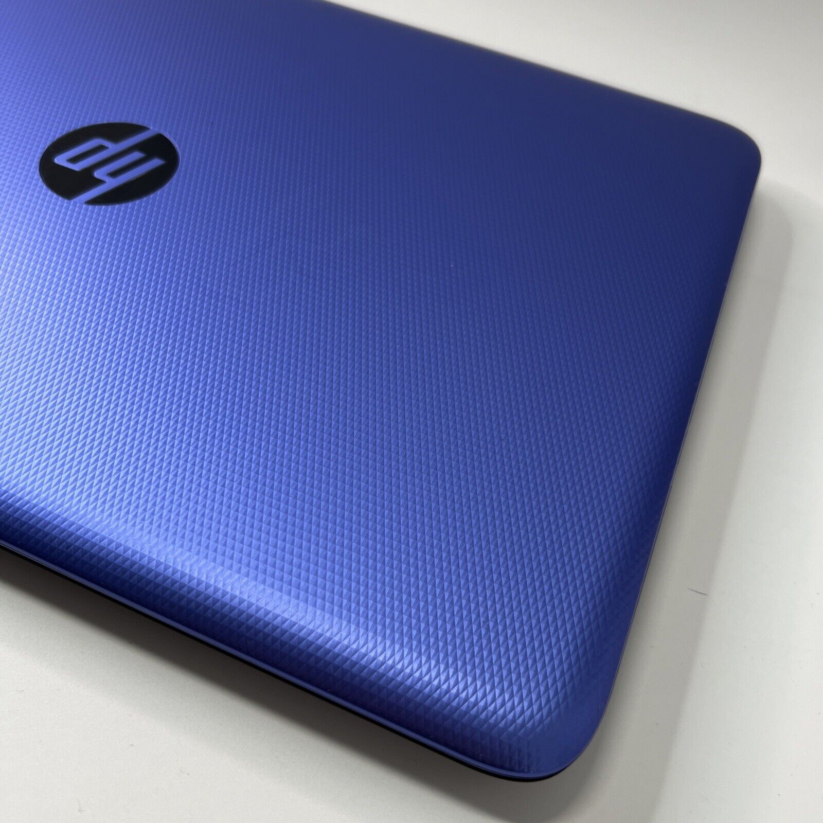 HP 15-af165sa 15.6" - AMD A8-7410 APU 8GB RAM 128GB SSD Windows 11