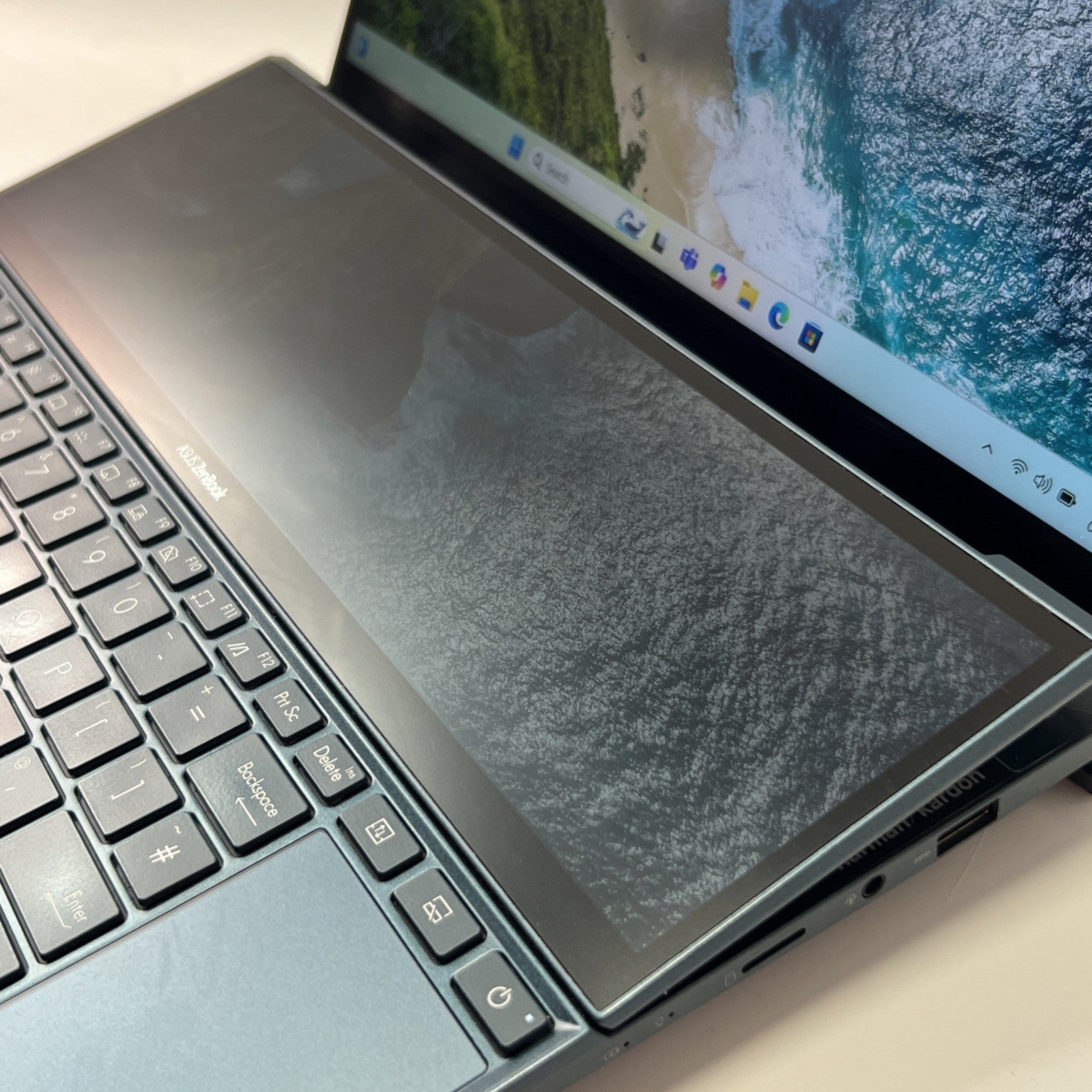 ASUS ZenBook Duo UX482EAR 14”Core i5-1155G7 16GB RAM 256GB SSD Windows 11