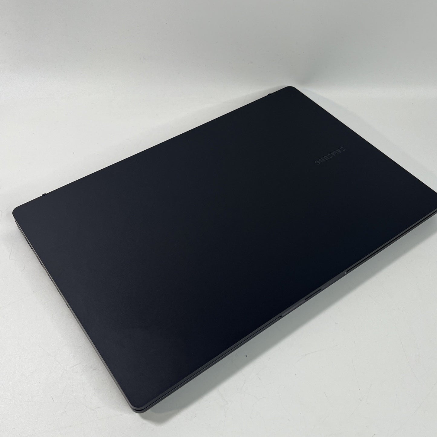 SAMSUNG Galaxy Book2 14” i5-12th GEN 8GB RAM 256GB NVME SSD battery100%. Grade A