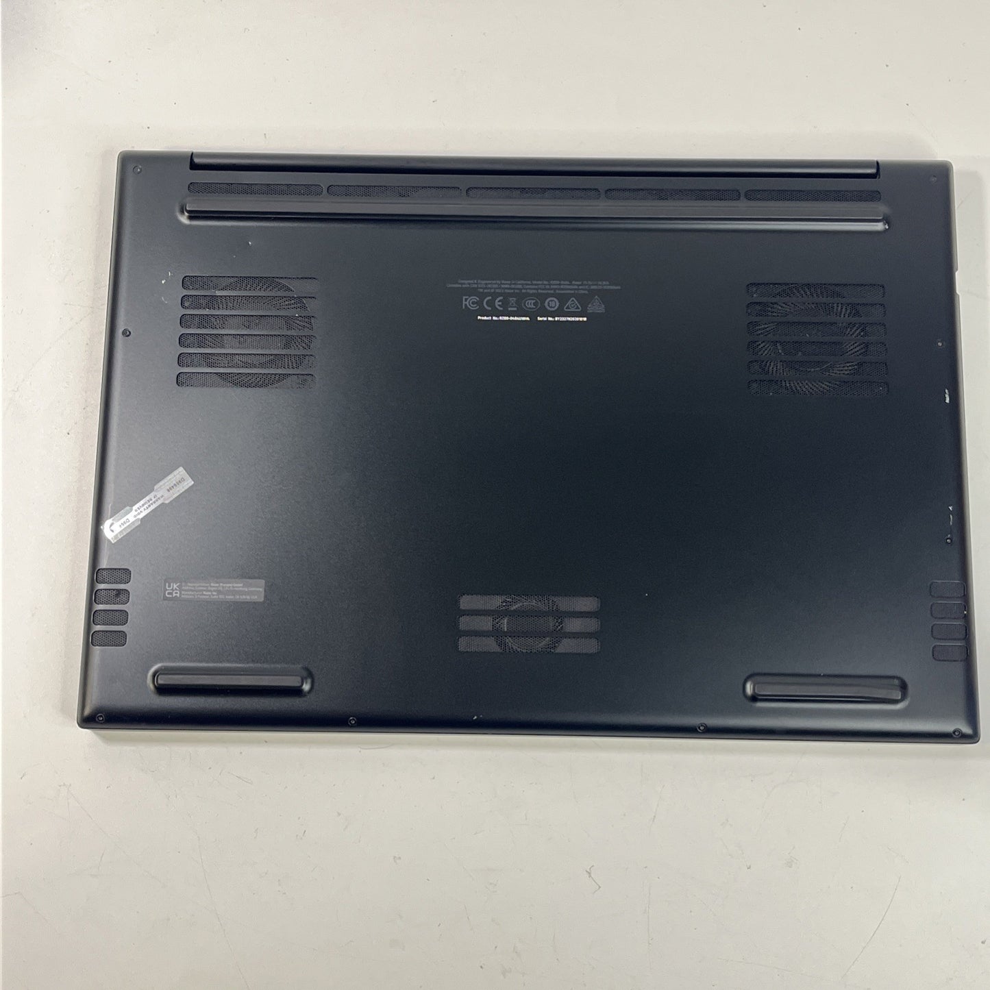 Razer Blade 18 RZ09-484 18"  32 GB RAM i9-1350HX - RTX 4090 2TB SSD 240HZ