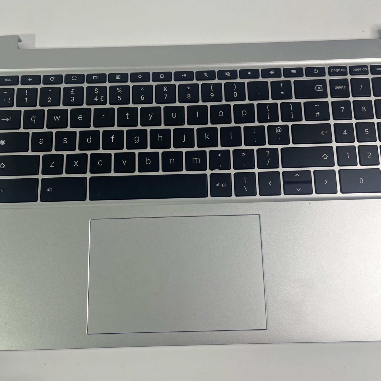 HP Silver Chromebook 15a-na0005sa Palmrest, Keyboard,speakers, Touchpad