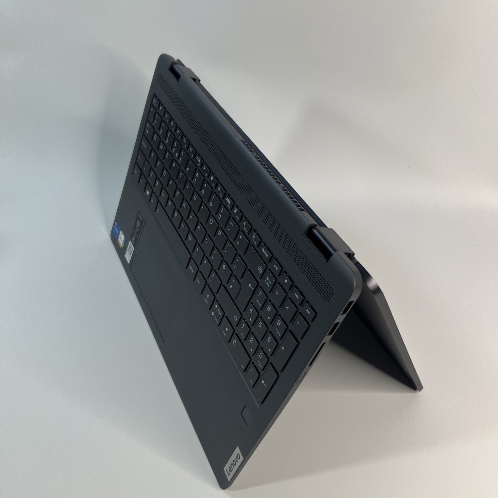 Lenovo IdeaPad Flex 5 16IAU7 Touchscreen Intel Core i7-1255U 16GB RAM 512GB SSD 
