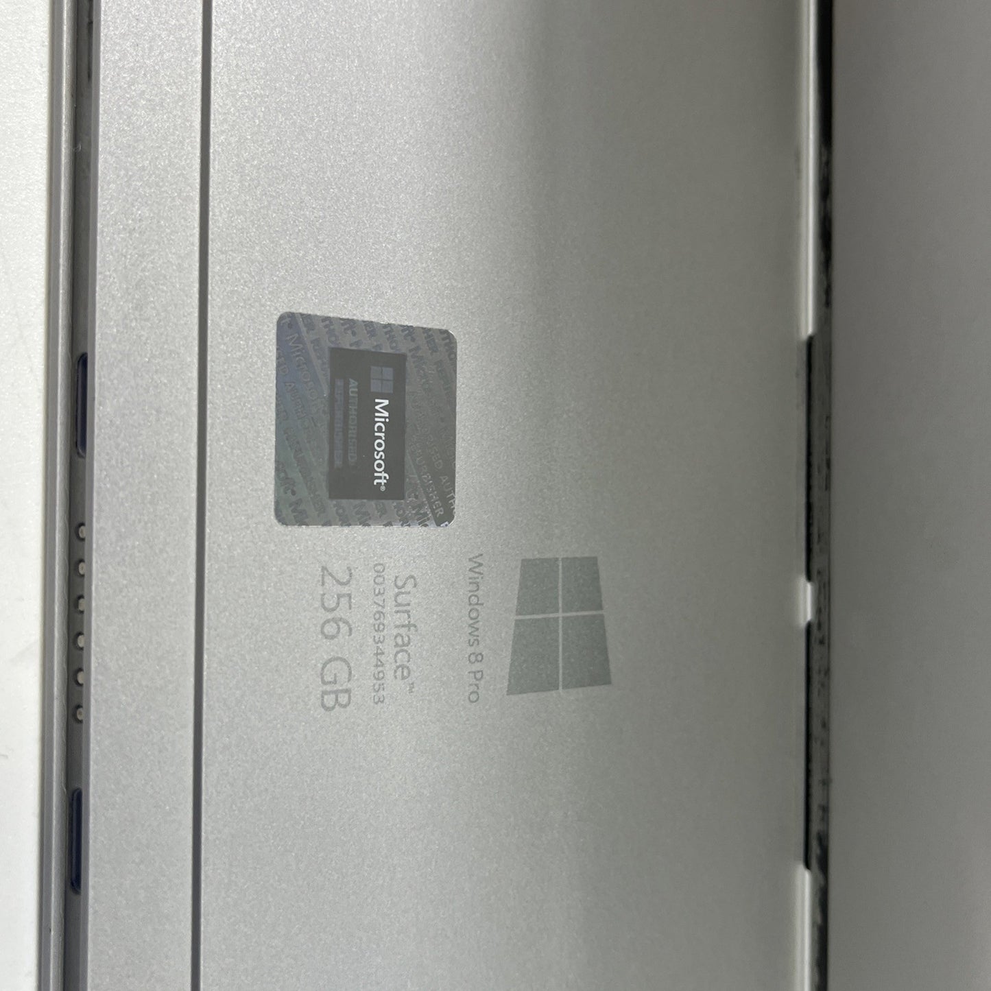 Microsoft Surface Pro 3 12” Intel i5-4300U 1.90 GHz  8GB RAM 256GB SSD Win 8 Pro