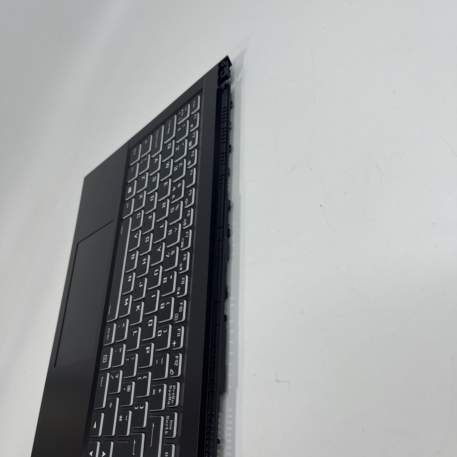 Genuine Black Medion Erazer E10 Palmrest ,keyboard, Speakers & Touchpad, NP502