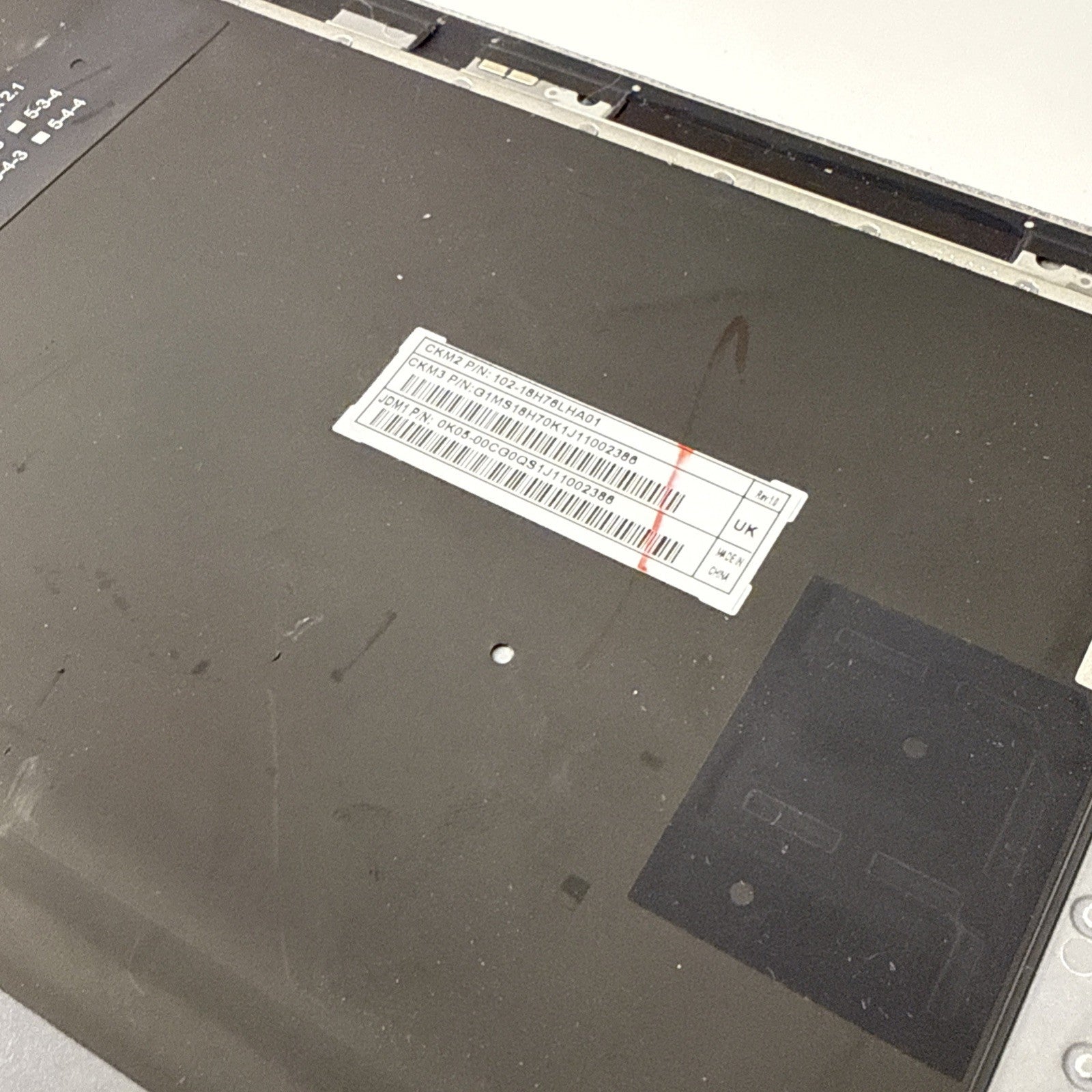 Microsoft Surface 3 1868 Palmrest UK Keyboard Grey M1114618/22-105 |Missing Keys