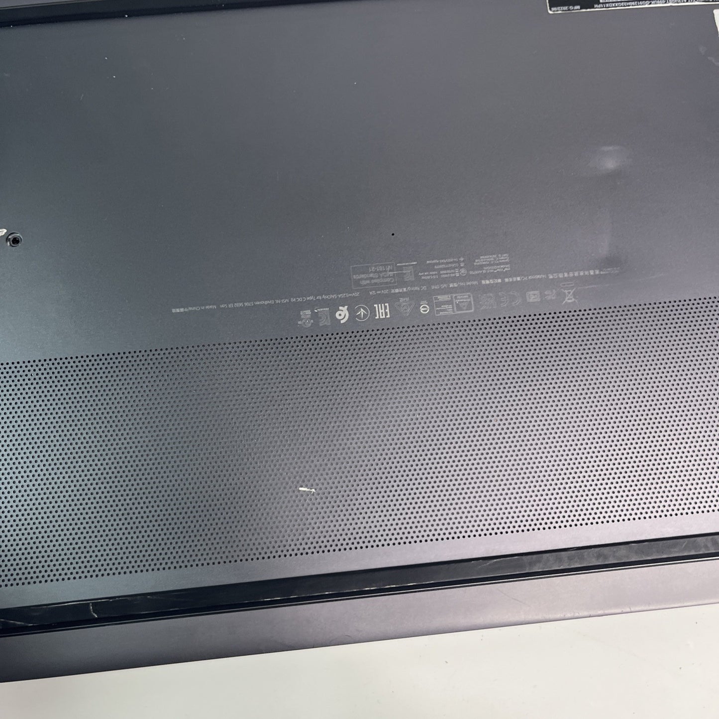 Genuine Grey msi z17 ms-17n1 bottombase Cover 3077N1D411SE