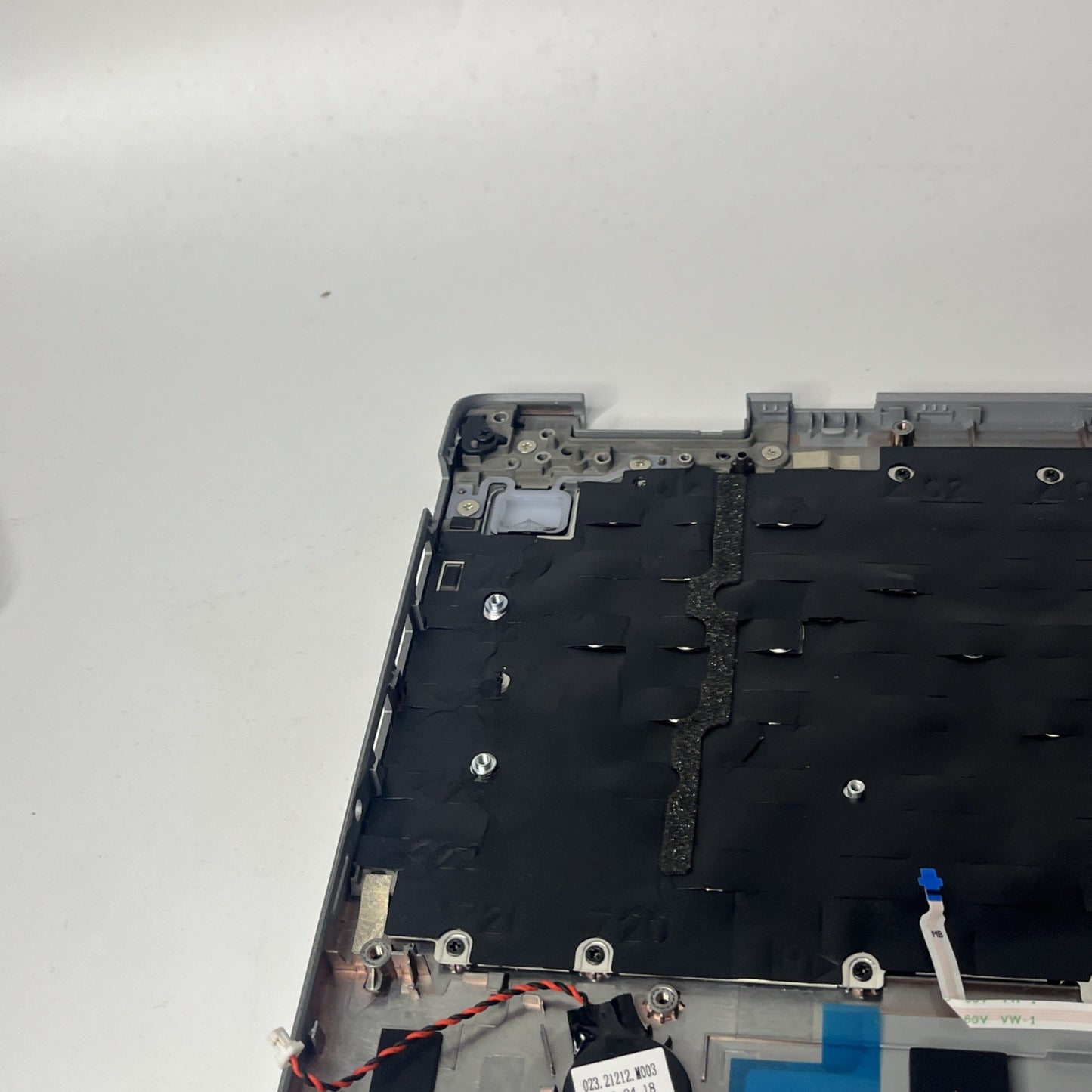 Dell Latitude 5530 Genuine Palmrest L, UK Keyboard 0RRN8D Silver  Missing Key