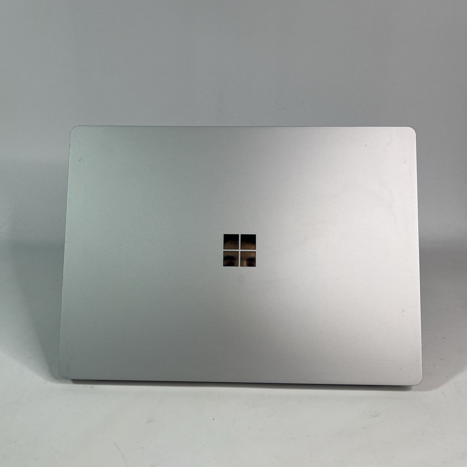 Microsoft Surface Laptop 2 – i5-8350U | 8GB RAM | 256GB SSD | 13.5” | Windows 11