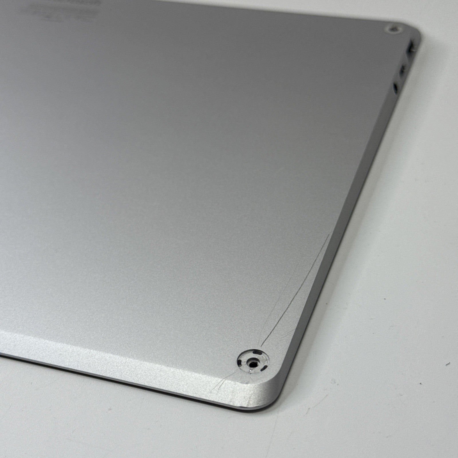 Microsoft Surface 4 1950 13.5 Bottom Base Battery & Housing Silver M1091261-007