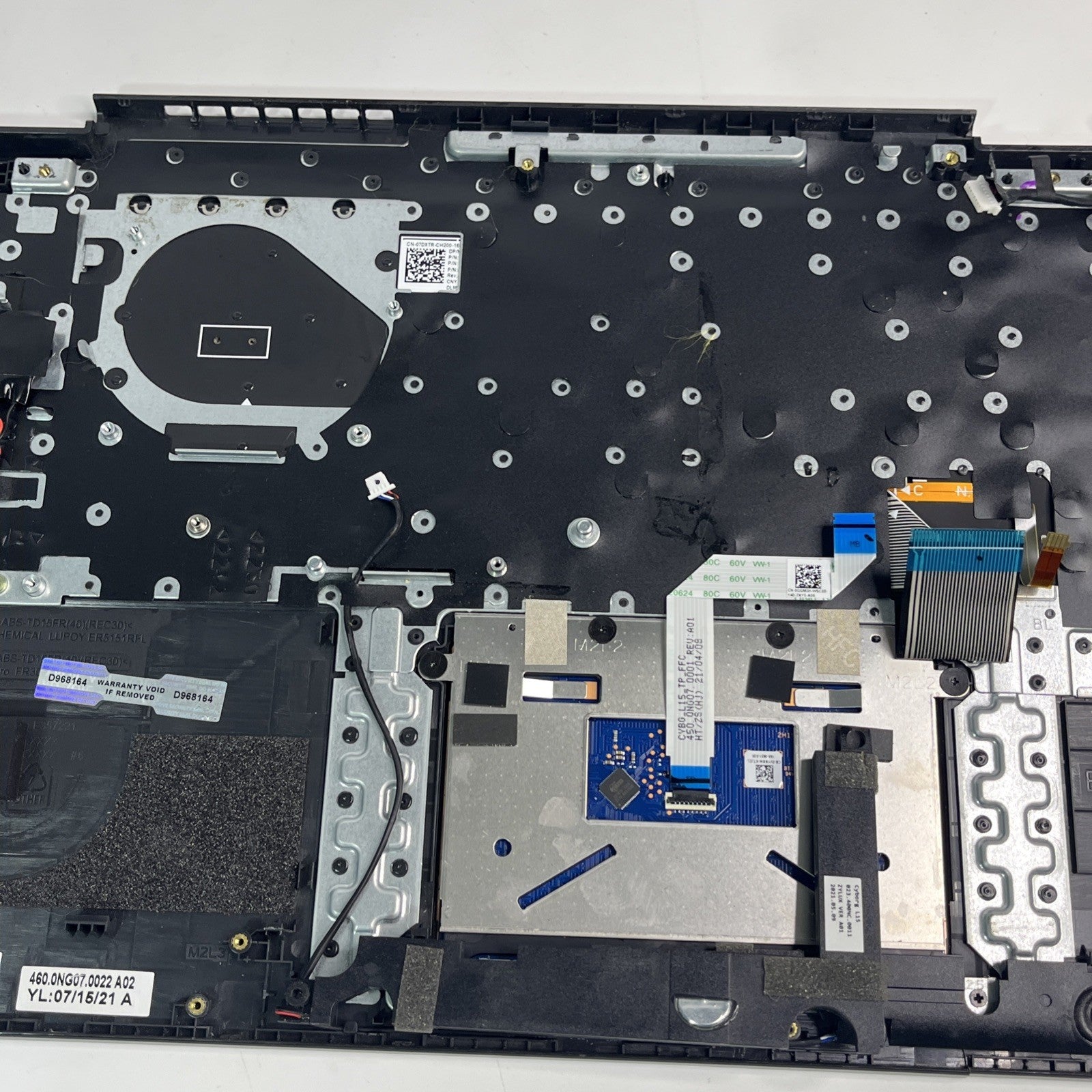 Genuine Black Dell Latitude 3520 Palmrest , Touchpad & Speakers. Bit Cracked