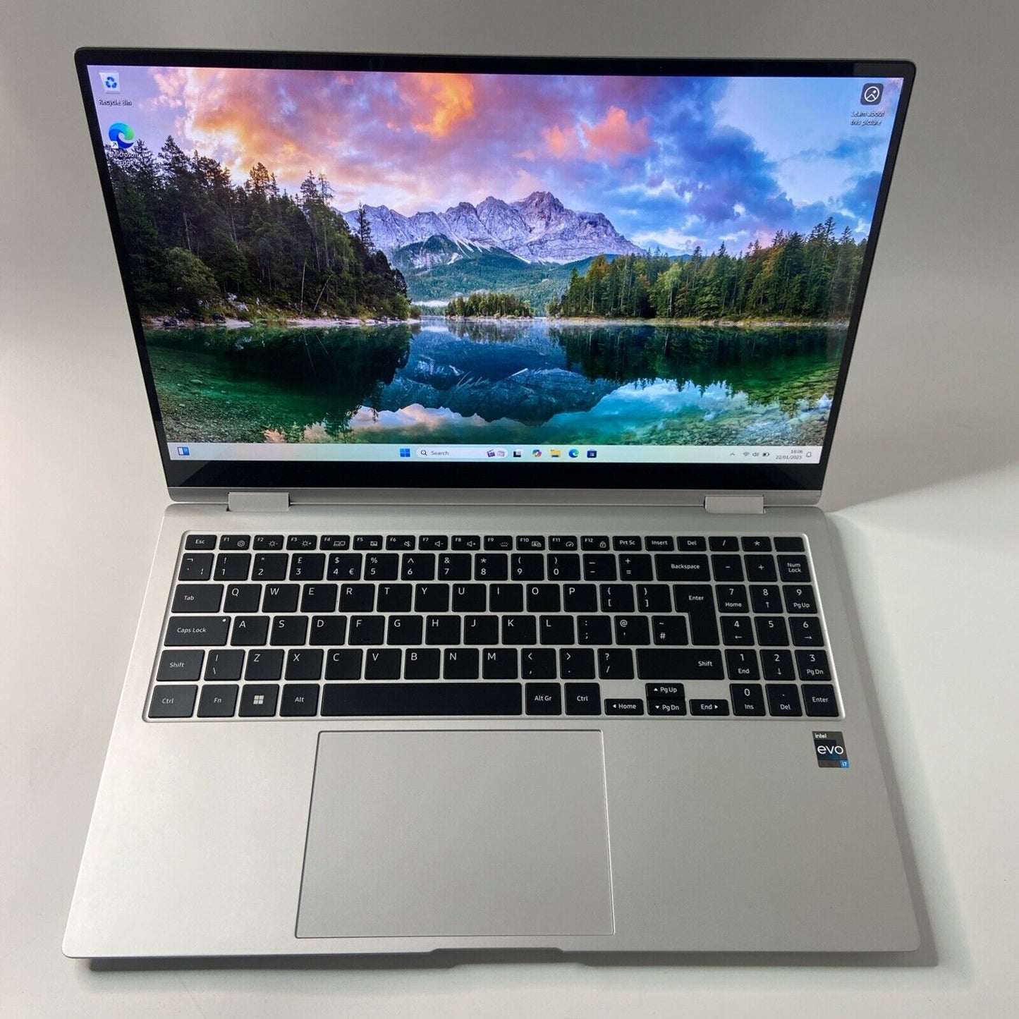 Samsung Galaxy Book2 Pro 360 15.6" Intel Core i7- 1260P 256GB SSD 16GB RAM