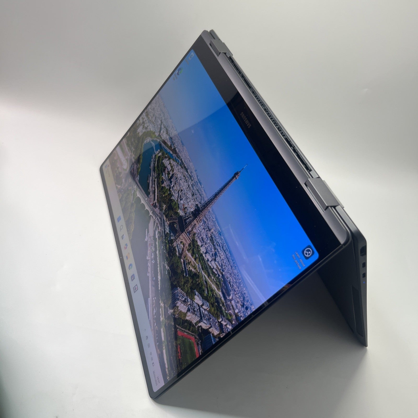 Samsung Galaxy Book3 PRO 360 Core i5-1340p 8GB RAM 256GB SSD AMOLED Touch Screen