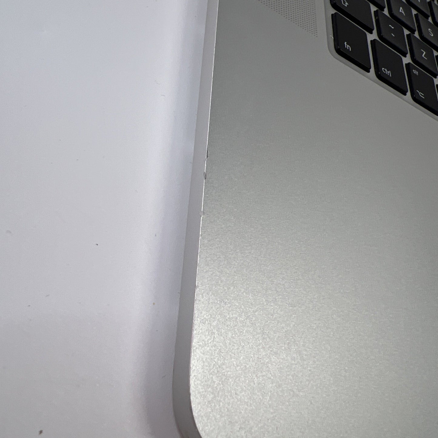 Macbook Pro Retina A1398 15" Mid 2015 Palmrest UK Keyboard Touchpad Silver