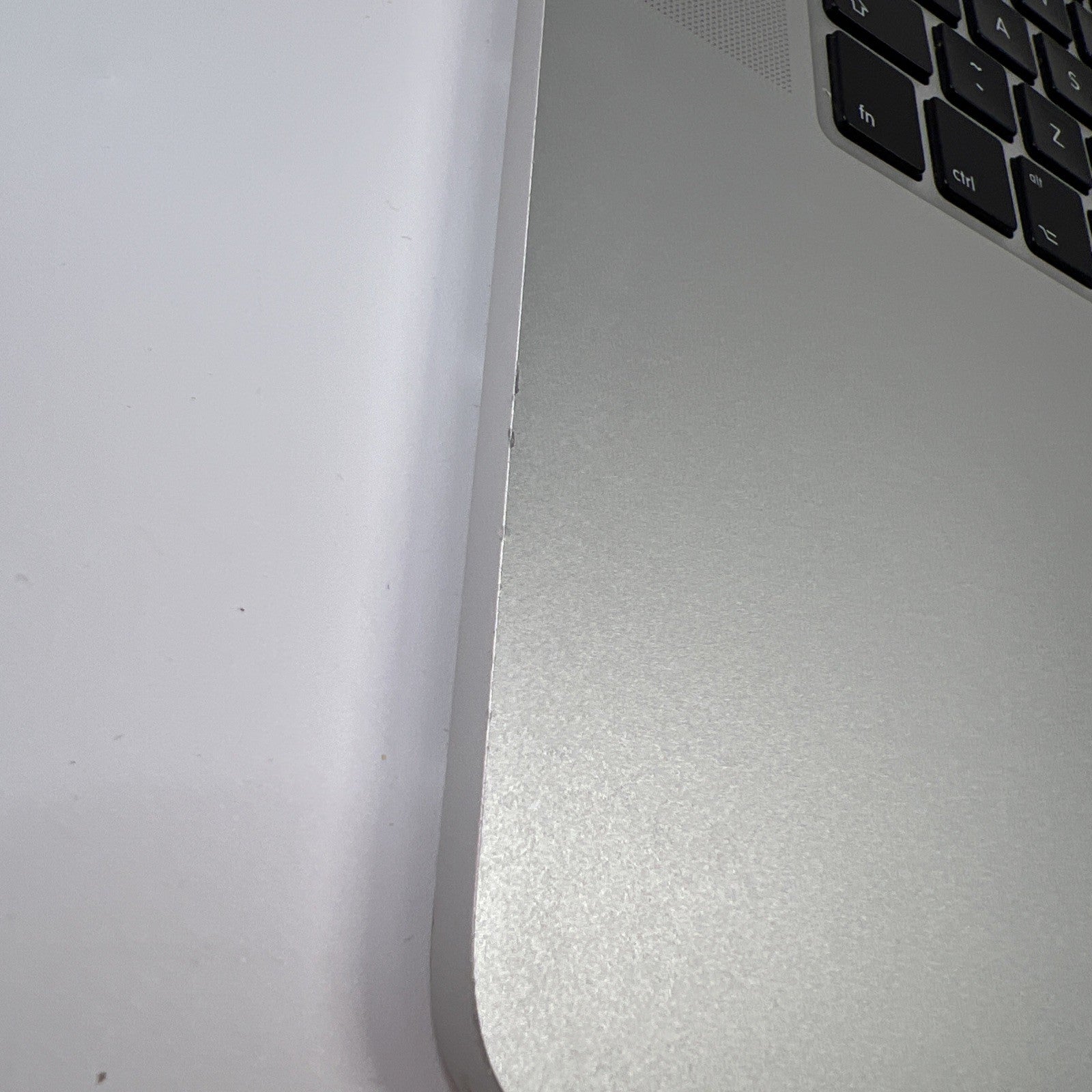 Macbook Pro Retina A1398 15" Mid 2015 Palmrest UK Keyboard Touchpad Silver