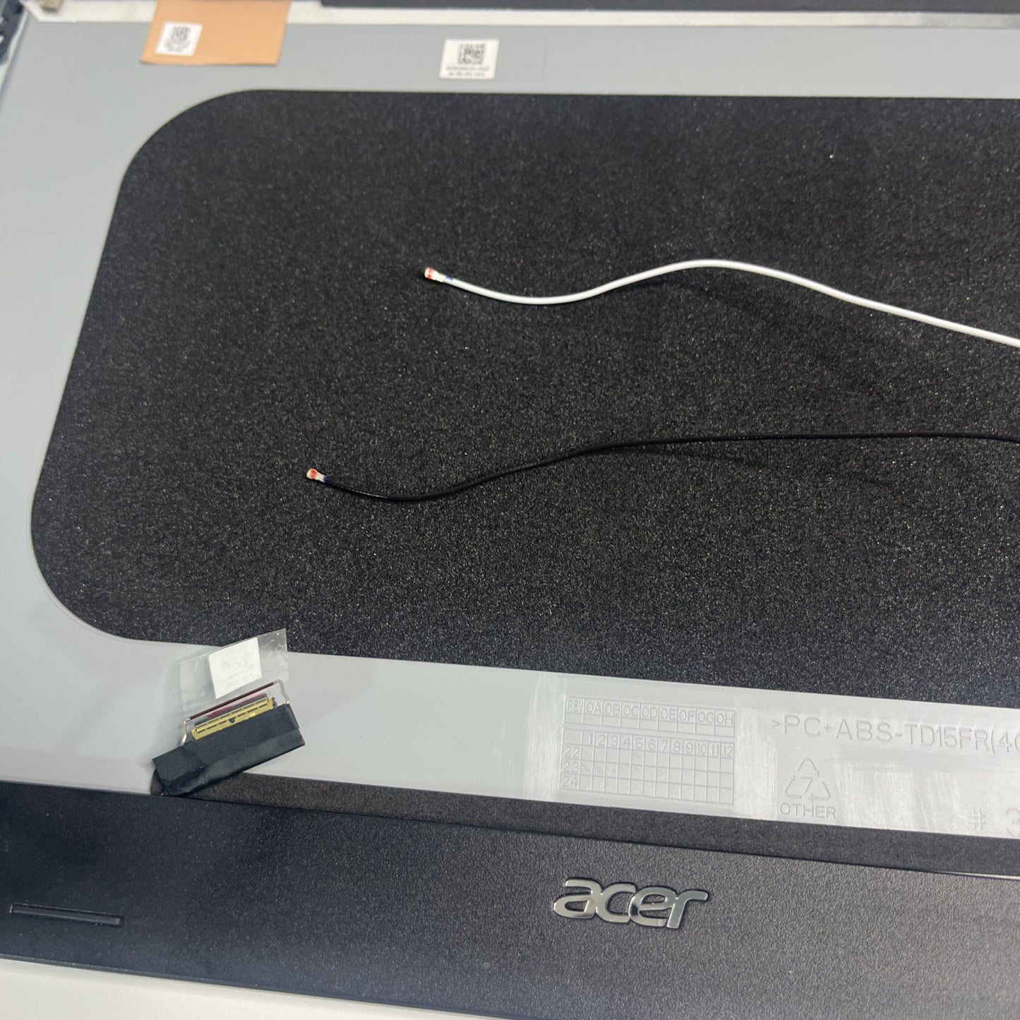 Acer Aspire A315-24P  LCD Cover Rear Back Housing And Bezel Silver Ap3z000102