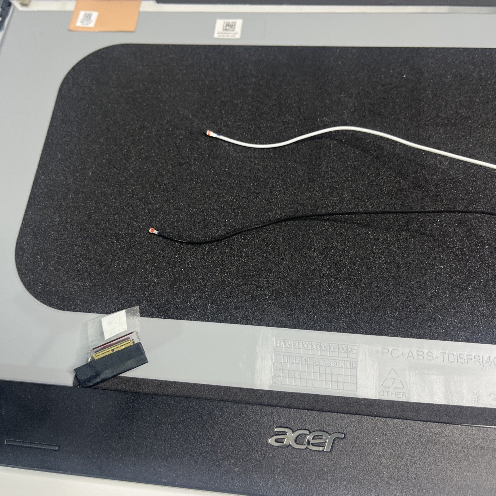 Acer Aspire A315-24P  LCD Cover Rear Back Housing And Bezel Silver Ap3z000102