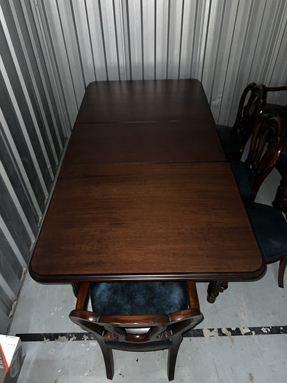 Solid Wood Extendable Dining Table & 8 Leather Chairs Seats 6–8 Classic Design