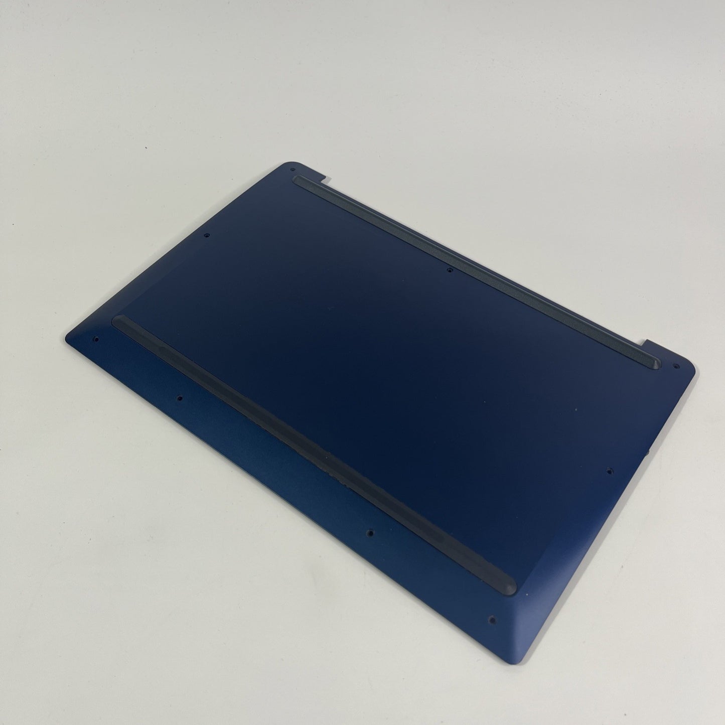 Lenovo IP Slim 3 Chrome 14M868 Bottom Cover 5CB1L30389 HQ2073136V000 Grade B
