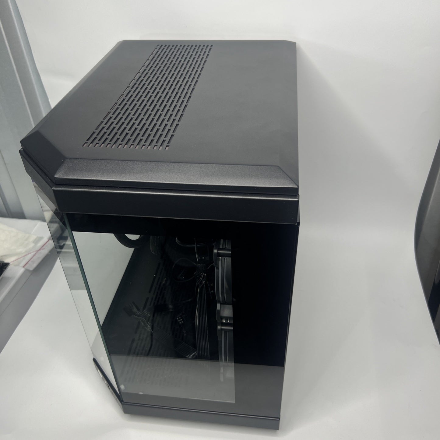 GAMEMAX HYPE TOWER PC i7-14700KF 32GB RAM 1TB SSD Gigabyte MB 850W Gold PSU WIFI