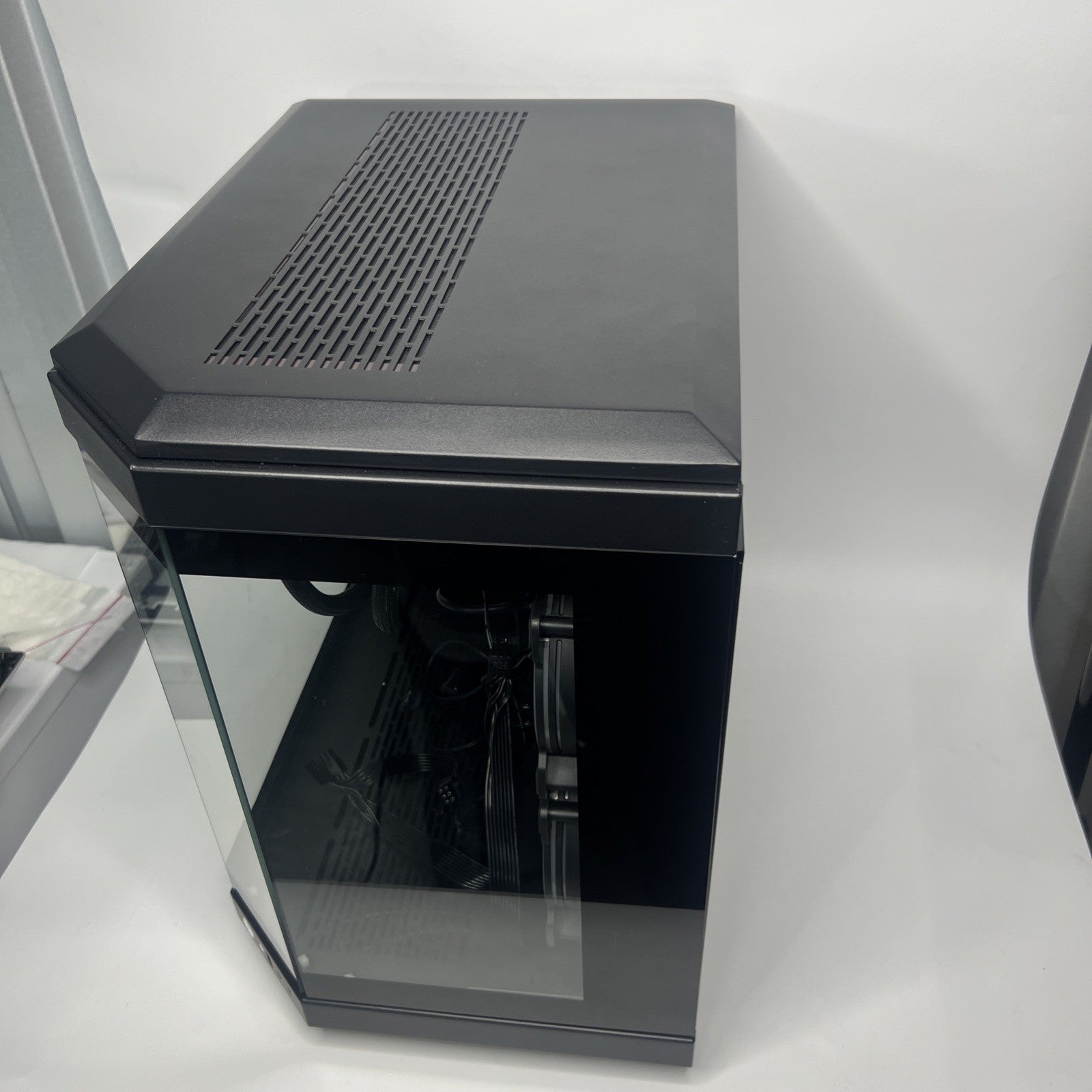 GAMEMAX HYPE TOWER PC i7-14700KF 32GB RAM 1TB SSD Gigabyte MB 850W Gold PSU WIFI
