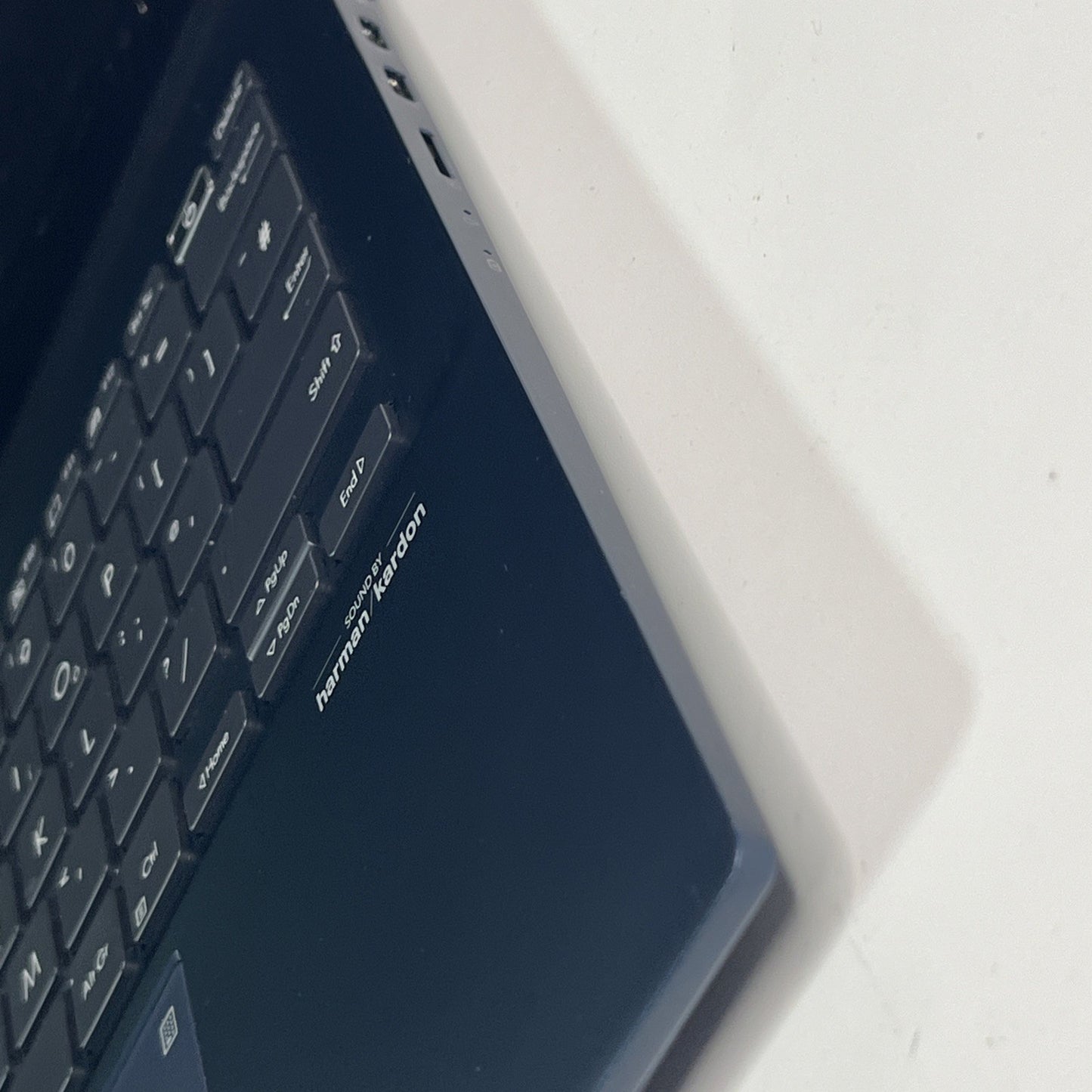 Asus Zenbook UX3402v OLED 14 2.8K Touchscreen Intel EVO 16GB RAM 256GB i5-1340P.
