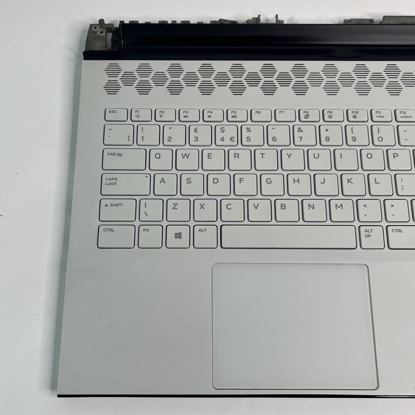 Genuine Dell Alienware M17 R3 Palmrest,keyboard,trackpad 02Y8GG. Missing Cable