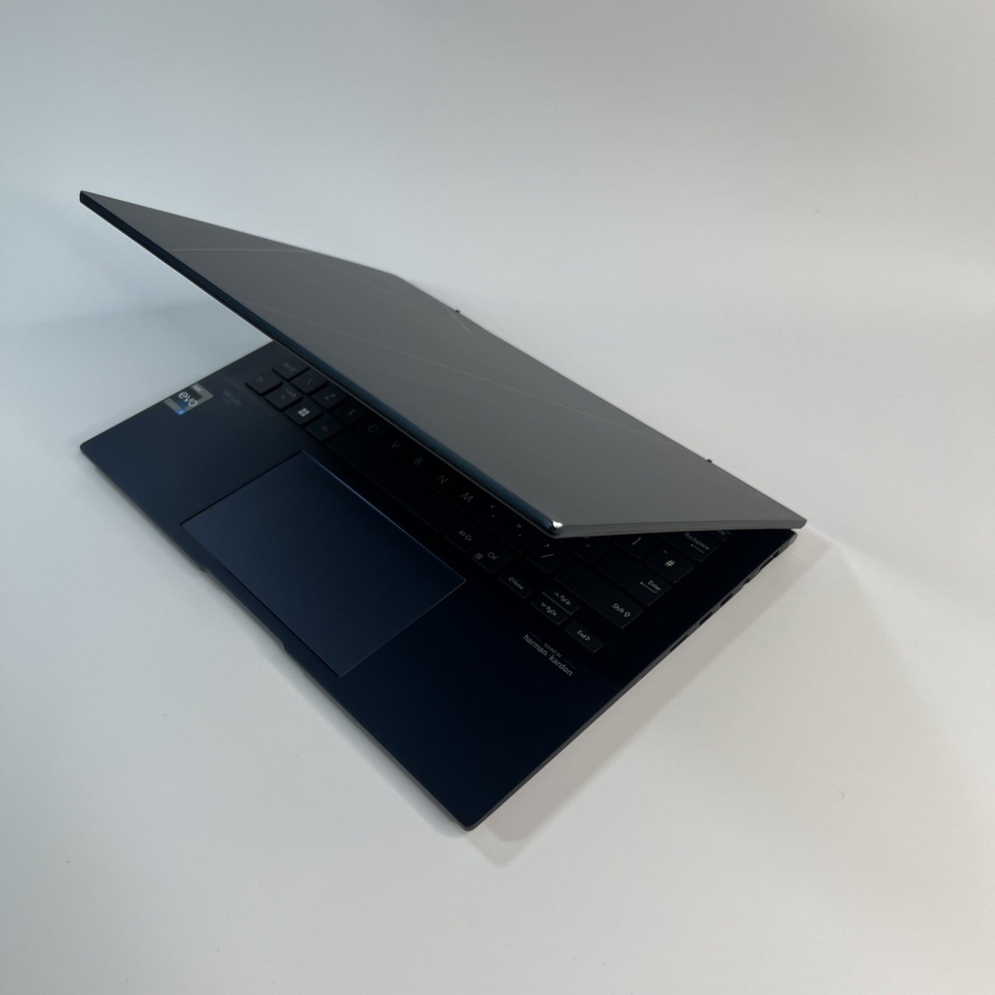 ASUS Zenbook UX3402ZA 14"  Laptop Intel Core i5-1240P 8GB RAM 512 SSD 