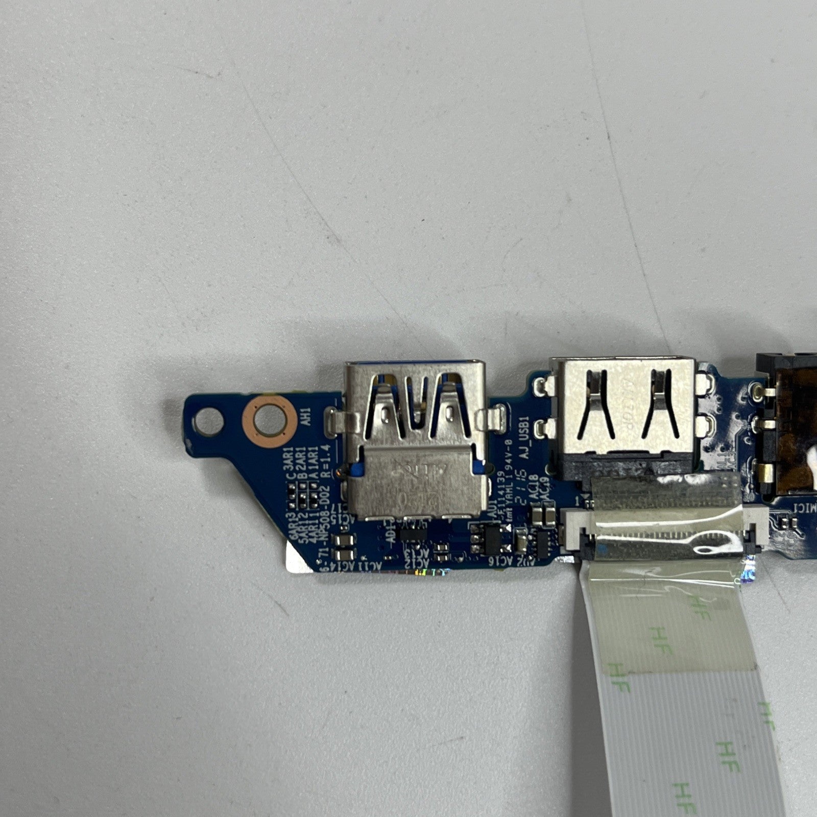 Genuine Medion Erazer E10 Usb Board With Cable