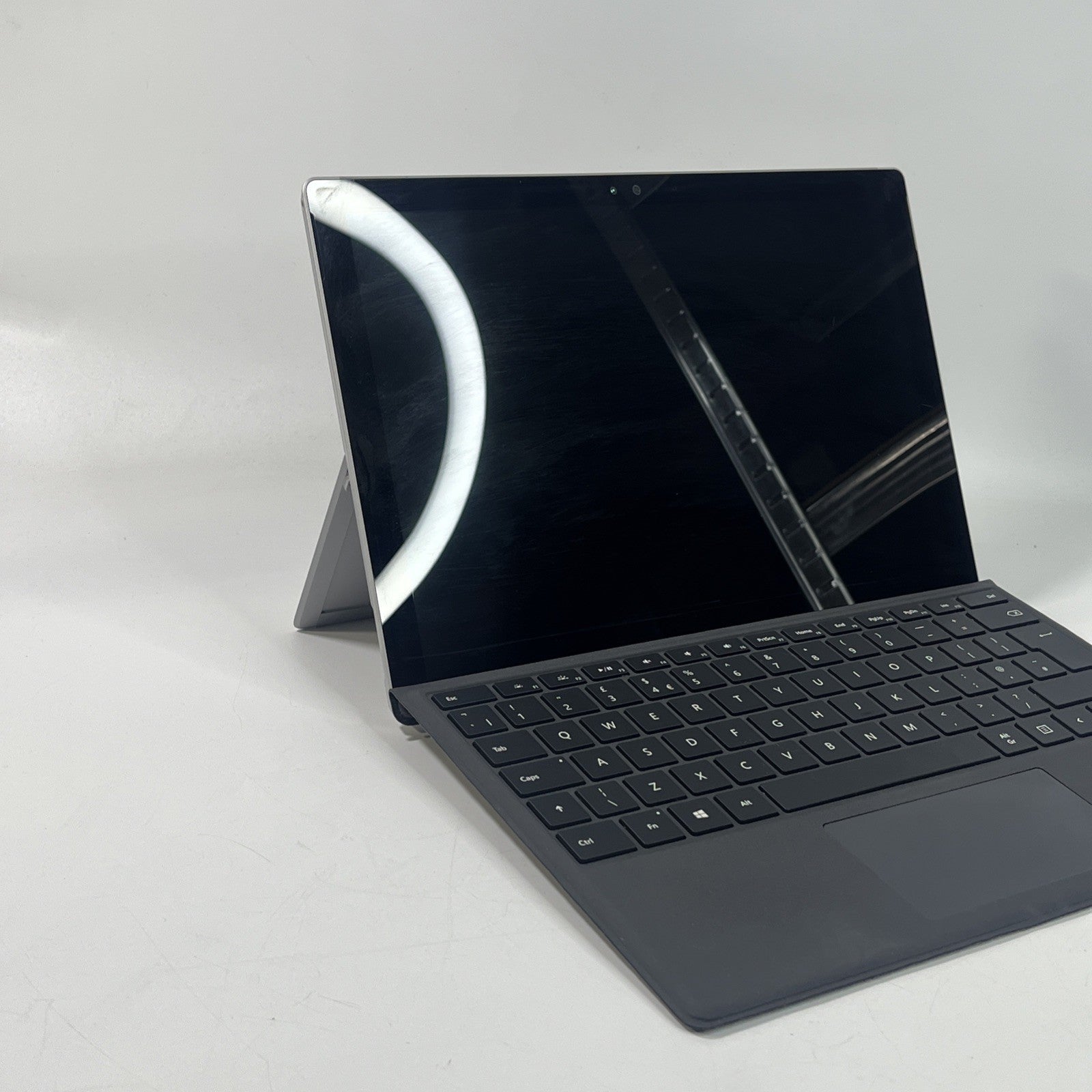 Microsoft Surface Pro 4 12.3” Intel i5-6300U  8GB RAM 256GB SSD & Keyboard