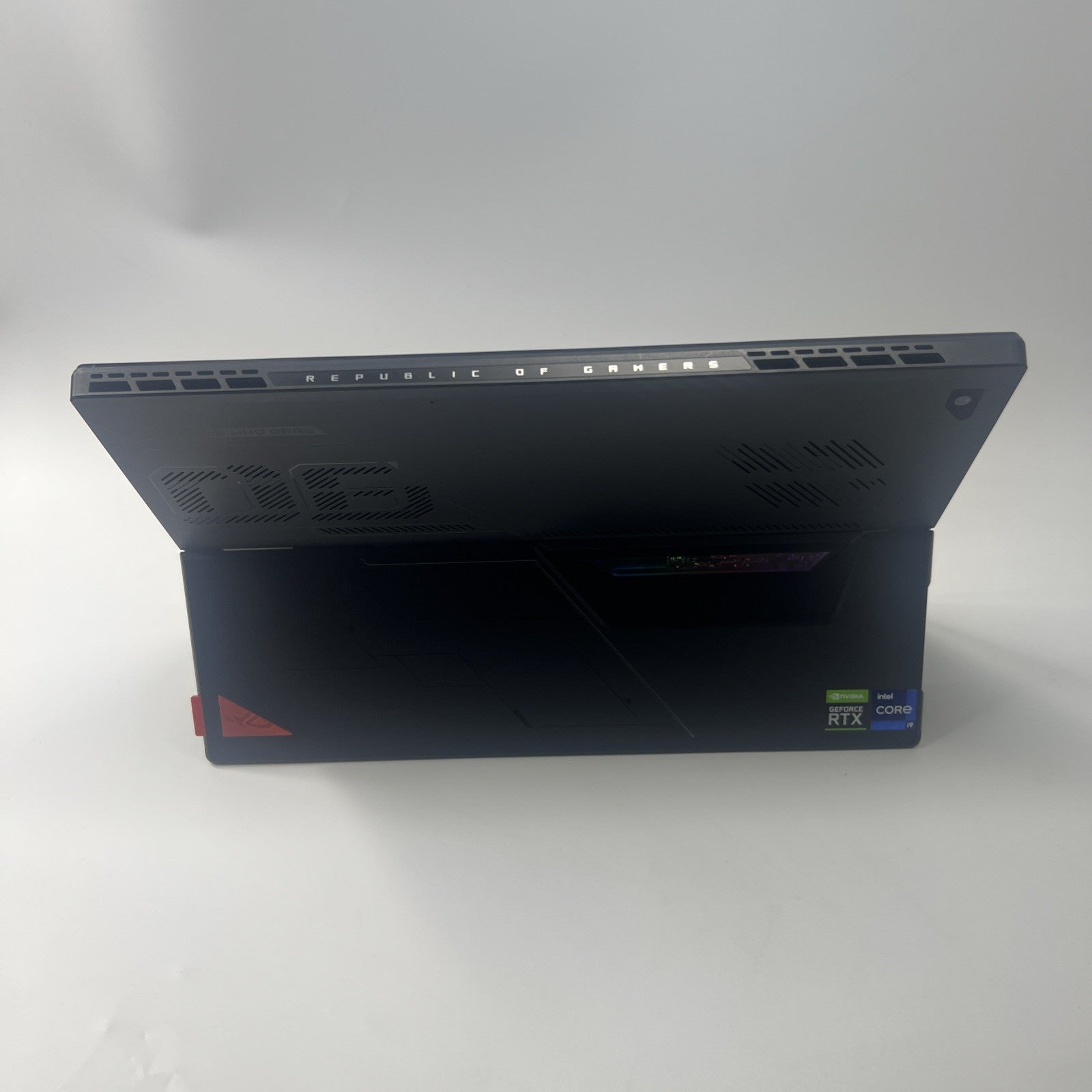 Asus ROG Flow Z13 Convertible 13.4" Laptop Core i9 16GB RAM 1TB SSD RTX 3050 Ti
