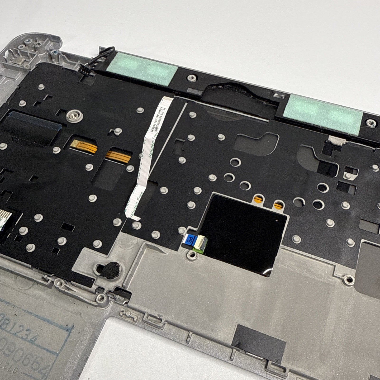 Genuine HP EliteBook 820 G3 Palmrest UK Keyboard 821692-001 Silver