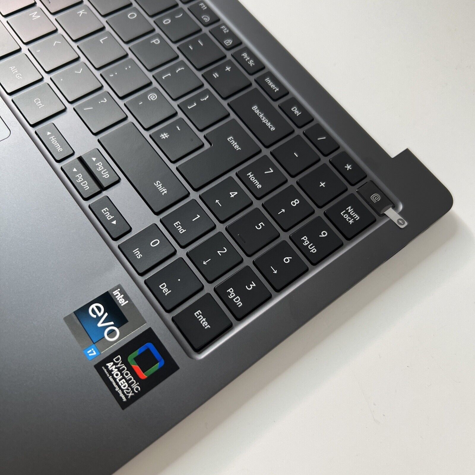 Samsung Galaxy Book3 Pro NP960XFG Palmrest Cover UK Keyboard BA98-032721 Grade B