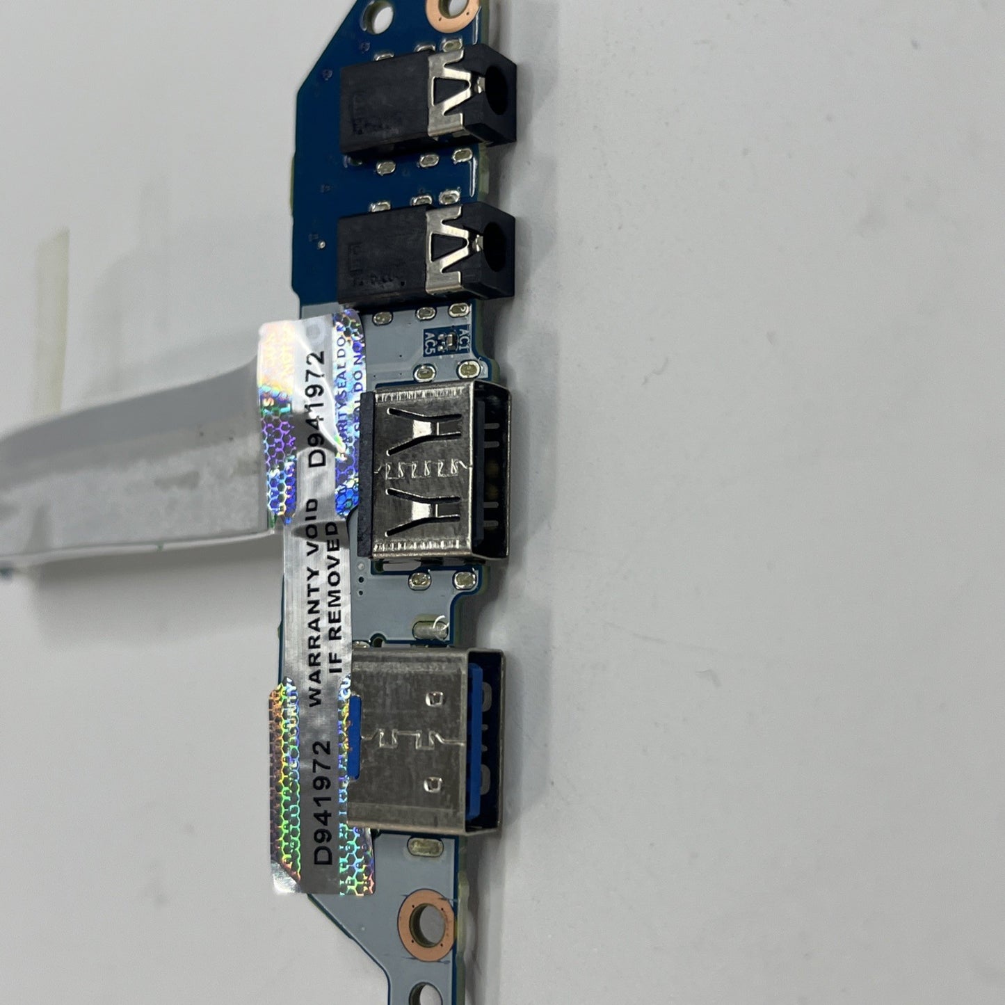 Genuine Medion Erazer E10 Usb Board With Cable