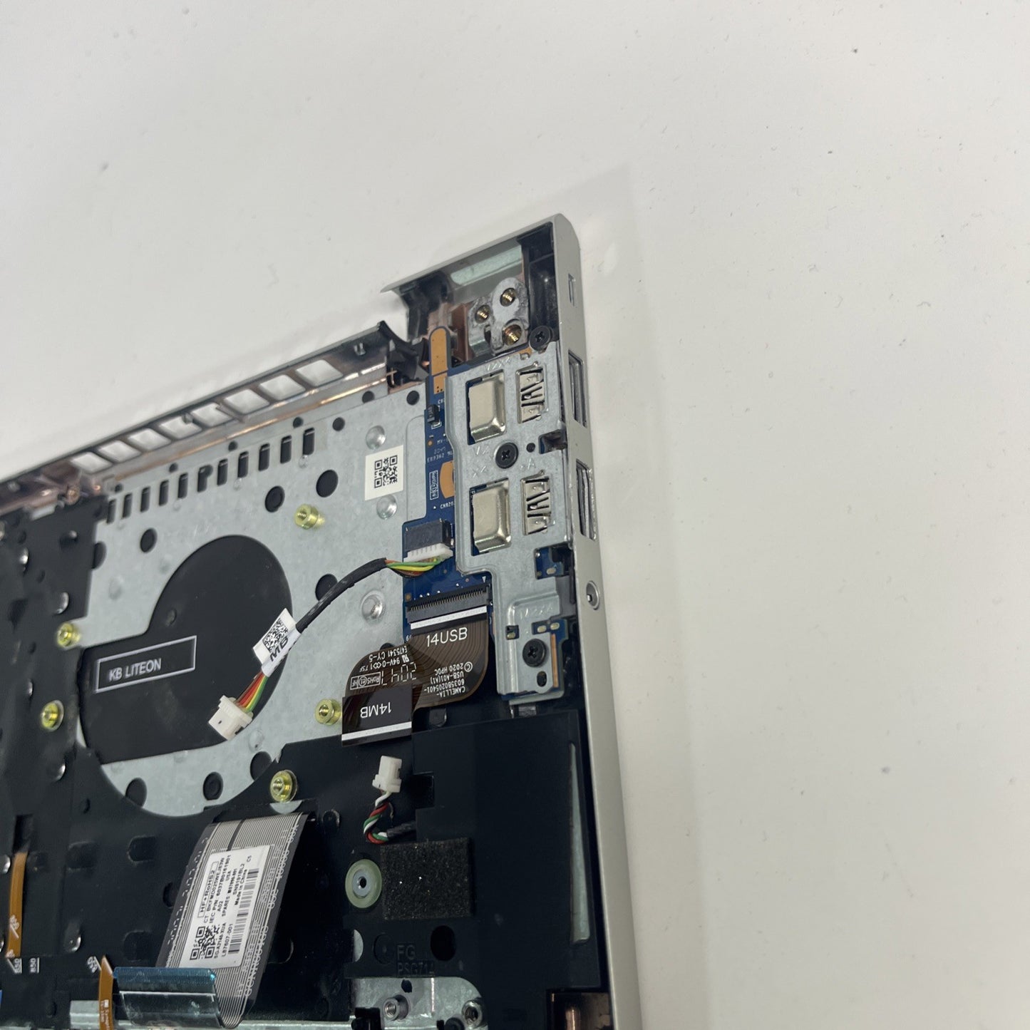 Genuine Silver HP EliteBook 840 G7 Complete Palmrest Missing Key