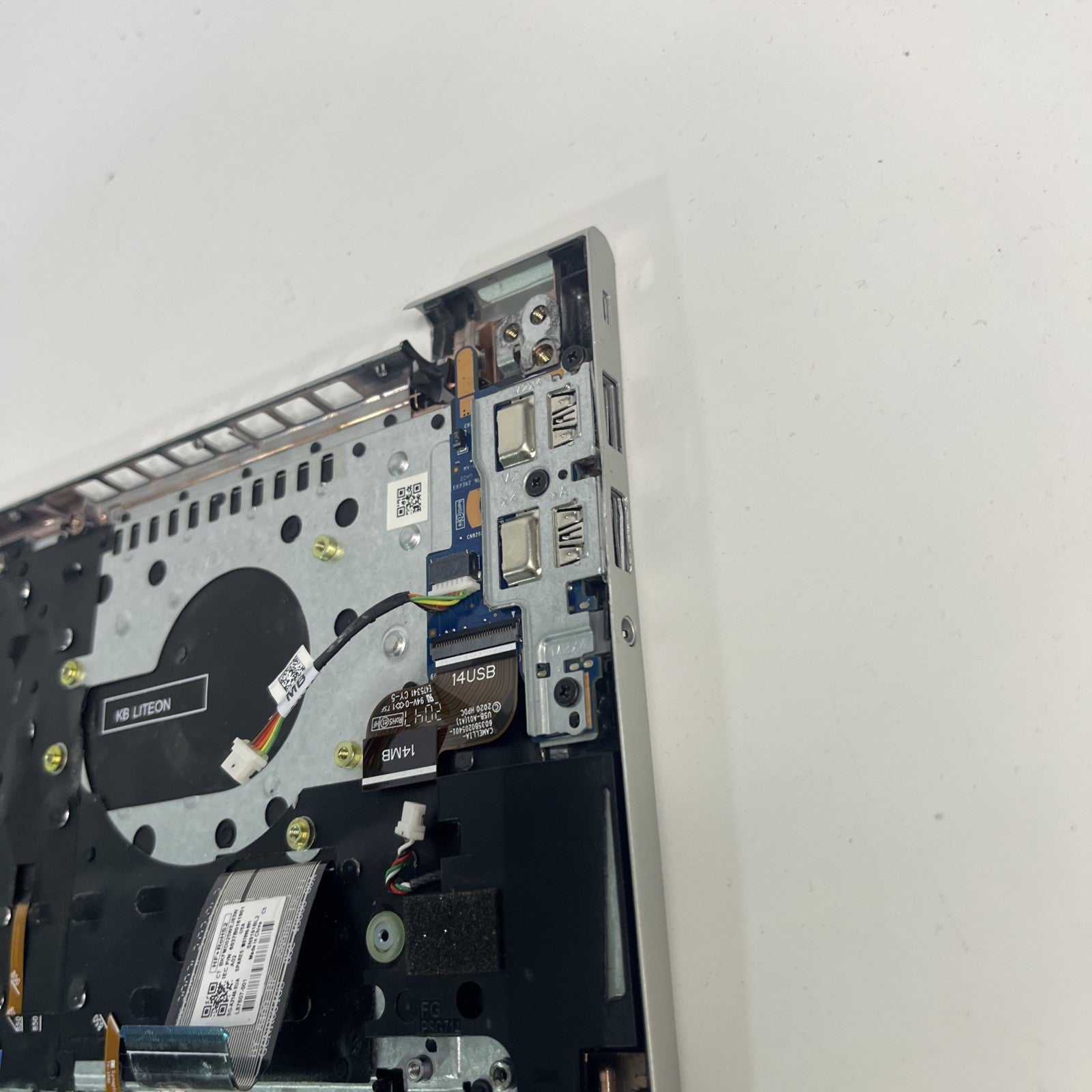 Genuine Silver HP EliteBook 840 G7 Complete Palmrest Missing Key