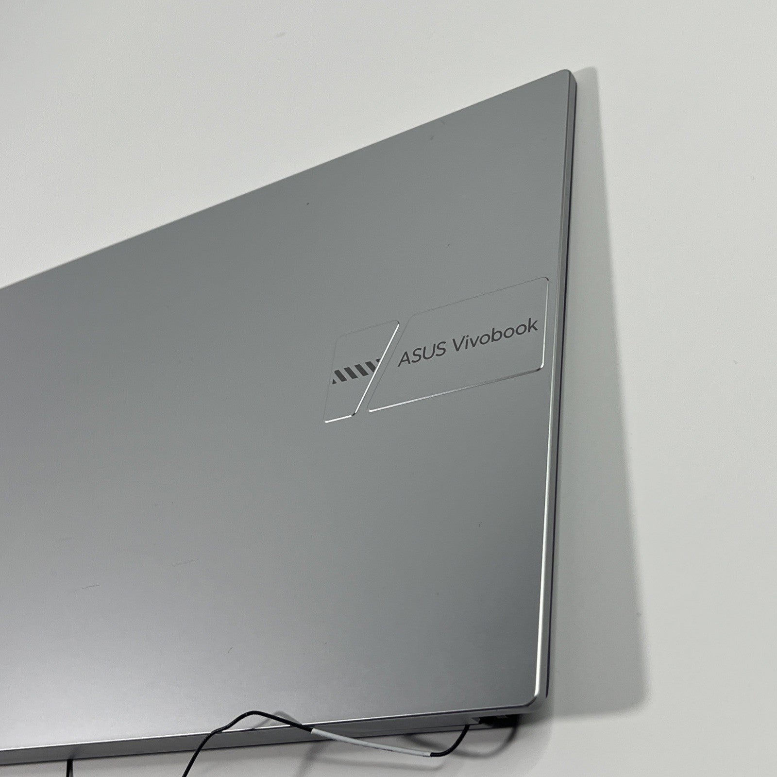Genuine Silver Asus Vivobook 15 X1504ZA Complete Top Lid & Bezel Assembly.