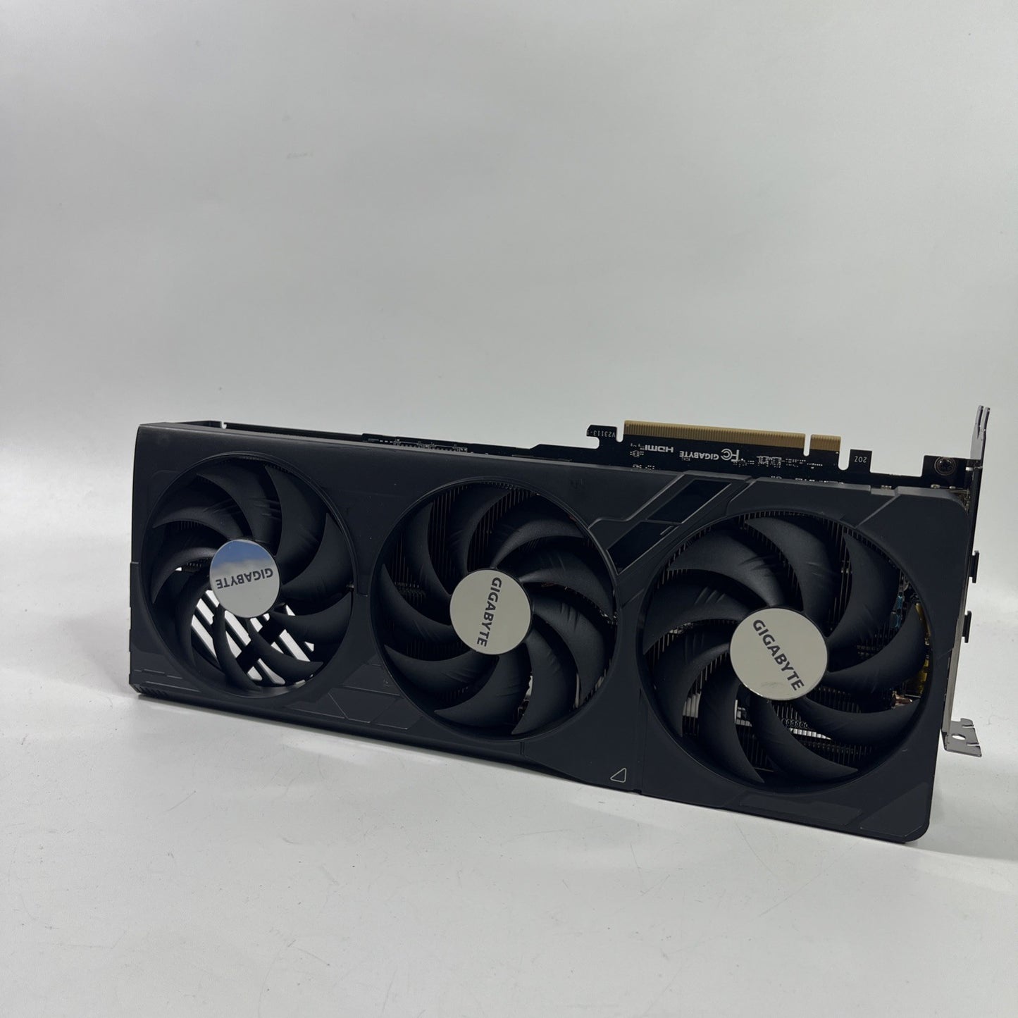 GIGABYTE GeForce RTX 4080 Super WINDFORCE 16GB GDDR6X . Powers Up, No Display.