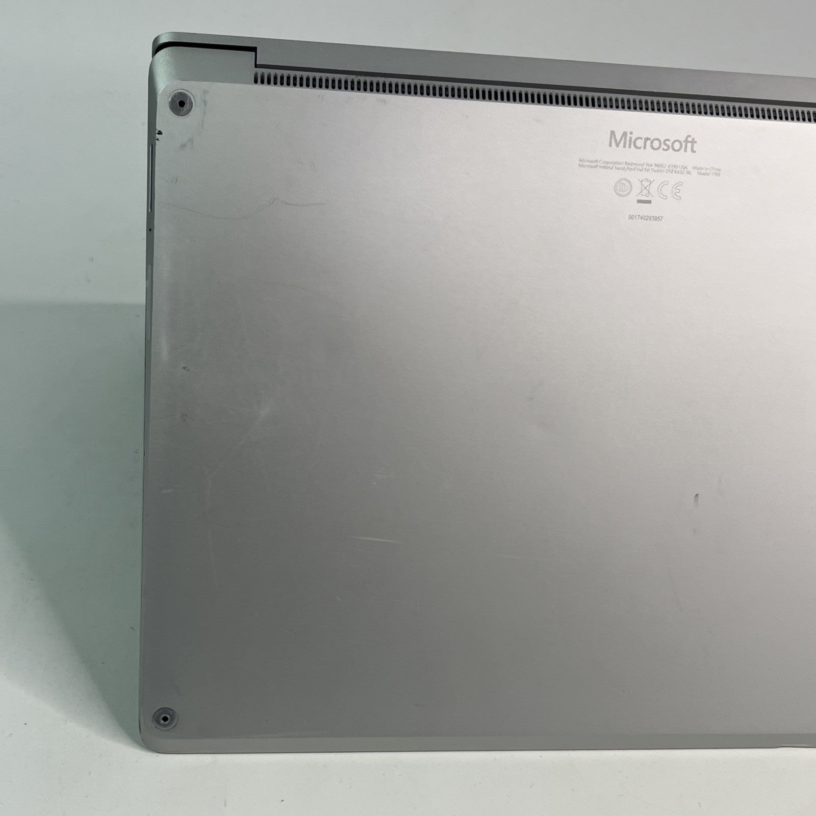 Microsoft Surface Laptop 2 – i5-8350U | 8GB RAM | 256GB SSD | 13.5” | Windows 11