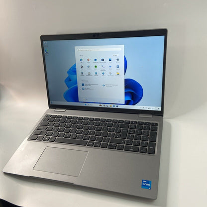 Dell Latitude 5520 15.6” Laptop Intel Core i5-1145G7 16GB RAM 256GB SSD Win 11