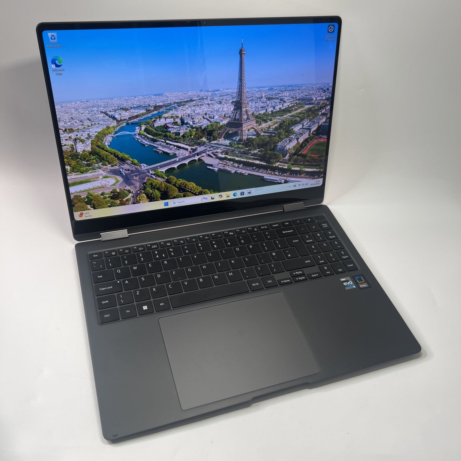 Samsung Galaxy Book3 PRO 360 Core i5-1340p 8GB RAM 256GB SSD AMOLED Touch Screen