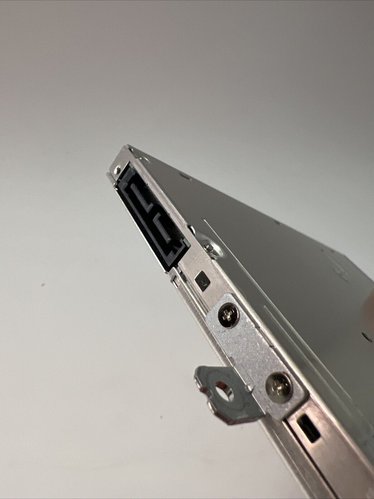 Slim Optical Drive, Slim-Line SATA, Super Multi DVD Re-Writer  Model : GU70N