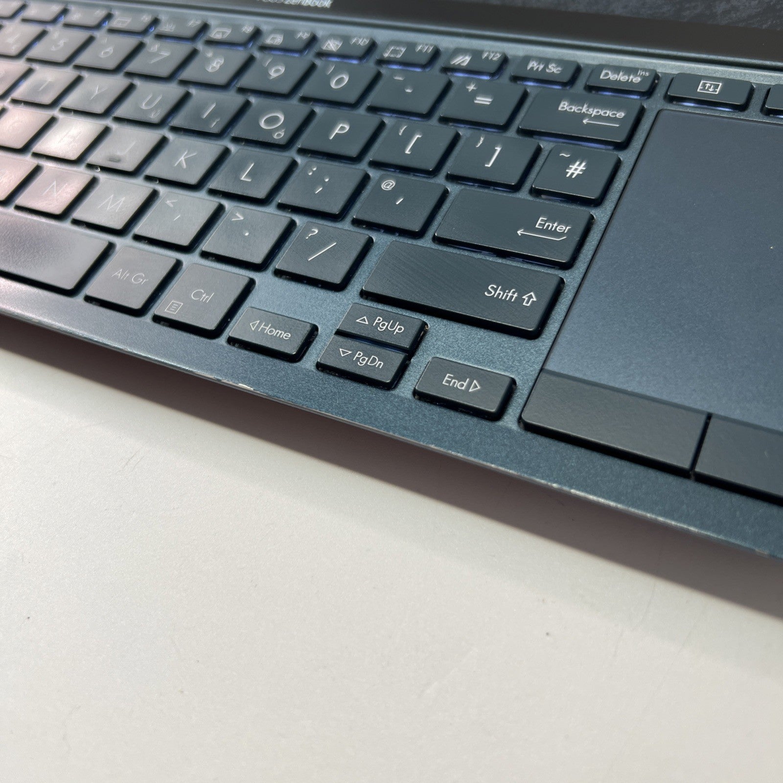 ASUS ZenBook Duo UX482EAR 14”Core i5-1155G7 16GB RAM 256GB SSD Windows 11