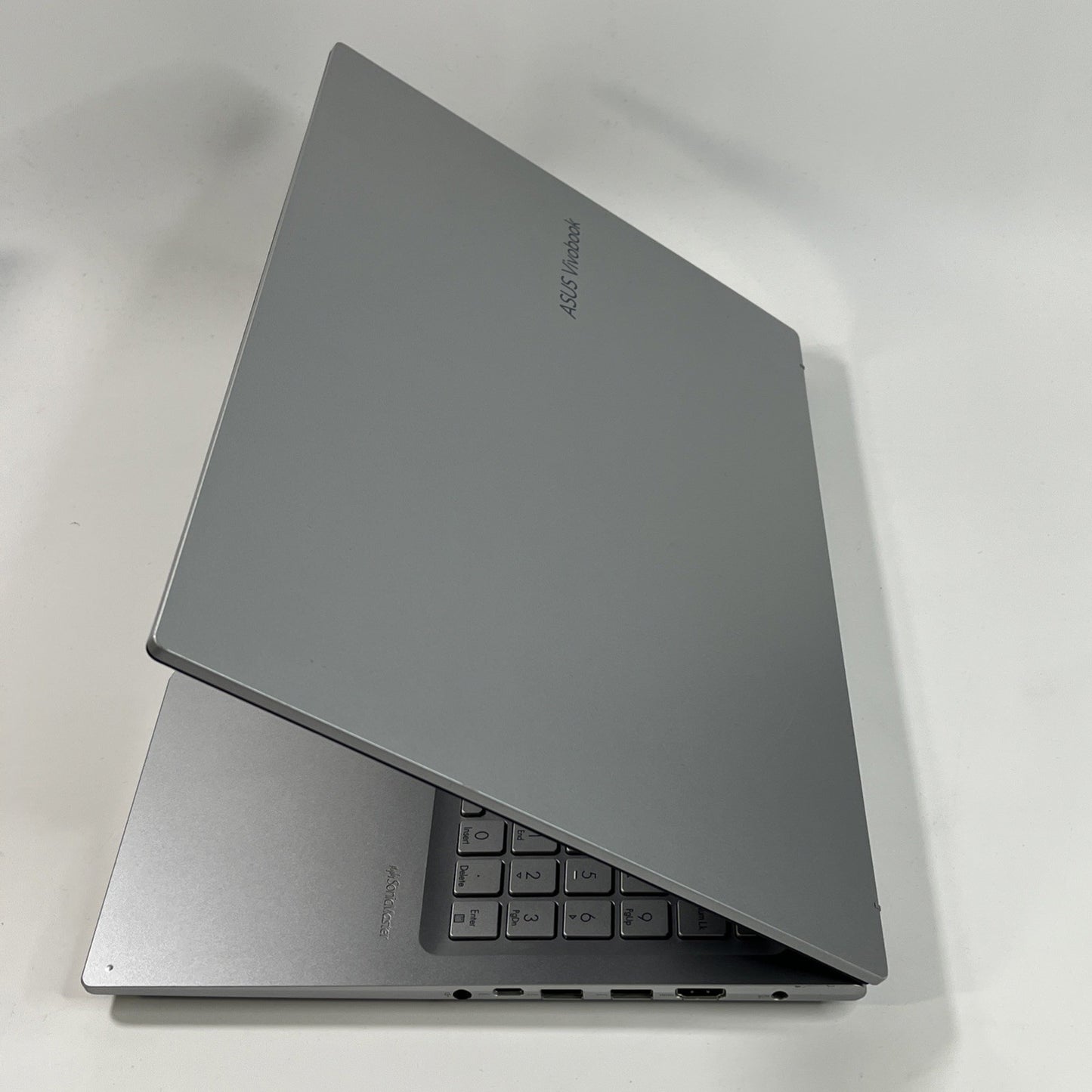 ASUS Vivobook M1603Q 16X 16in AMD Ryzen 5 5600H 16GB 512GB SSD Laptop - Silver