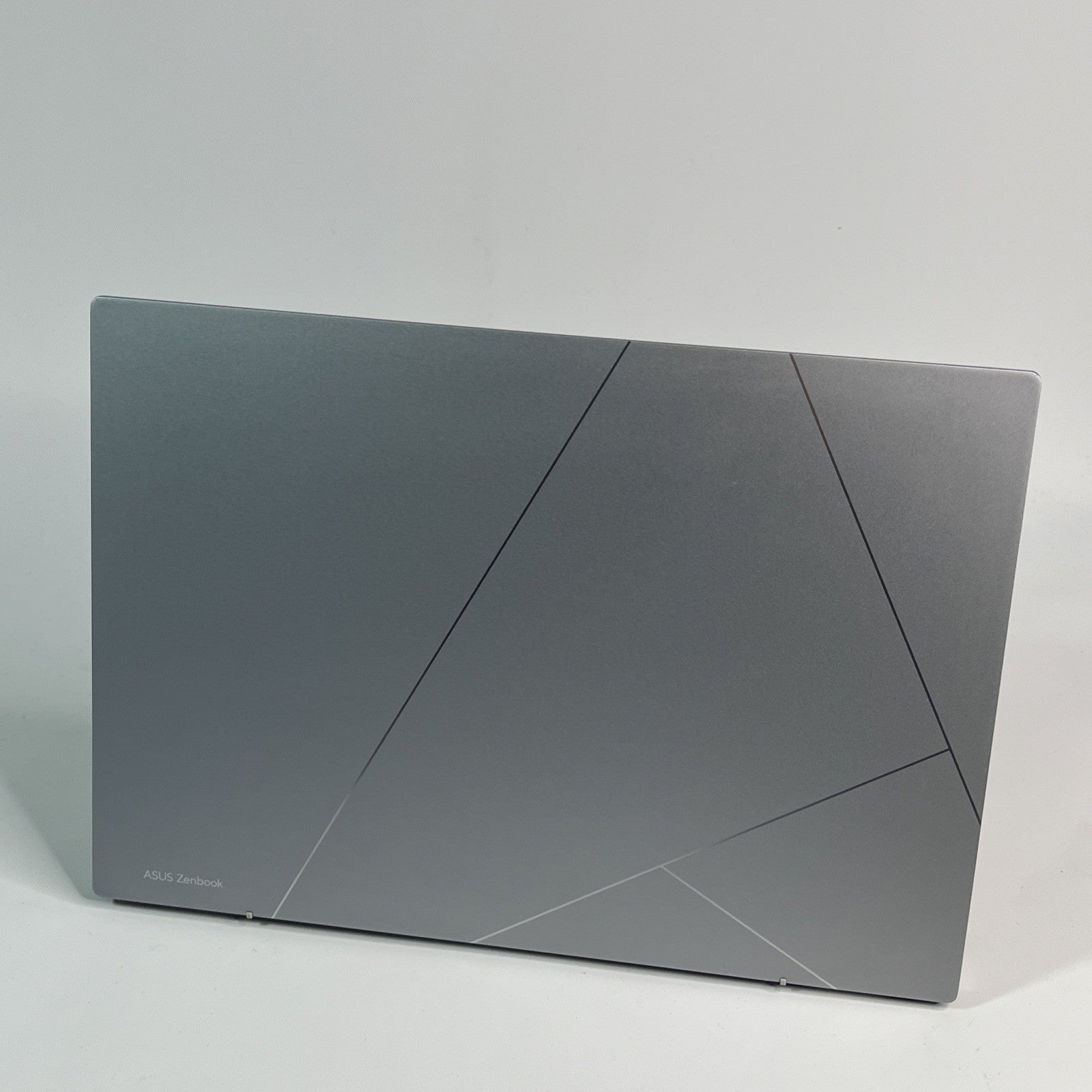 ASUS ZenBook 14 Ux3402V OLED 90Hz Laptop- i5-1340P,16GB RAM,256GB SSD,Windows 11